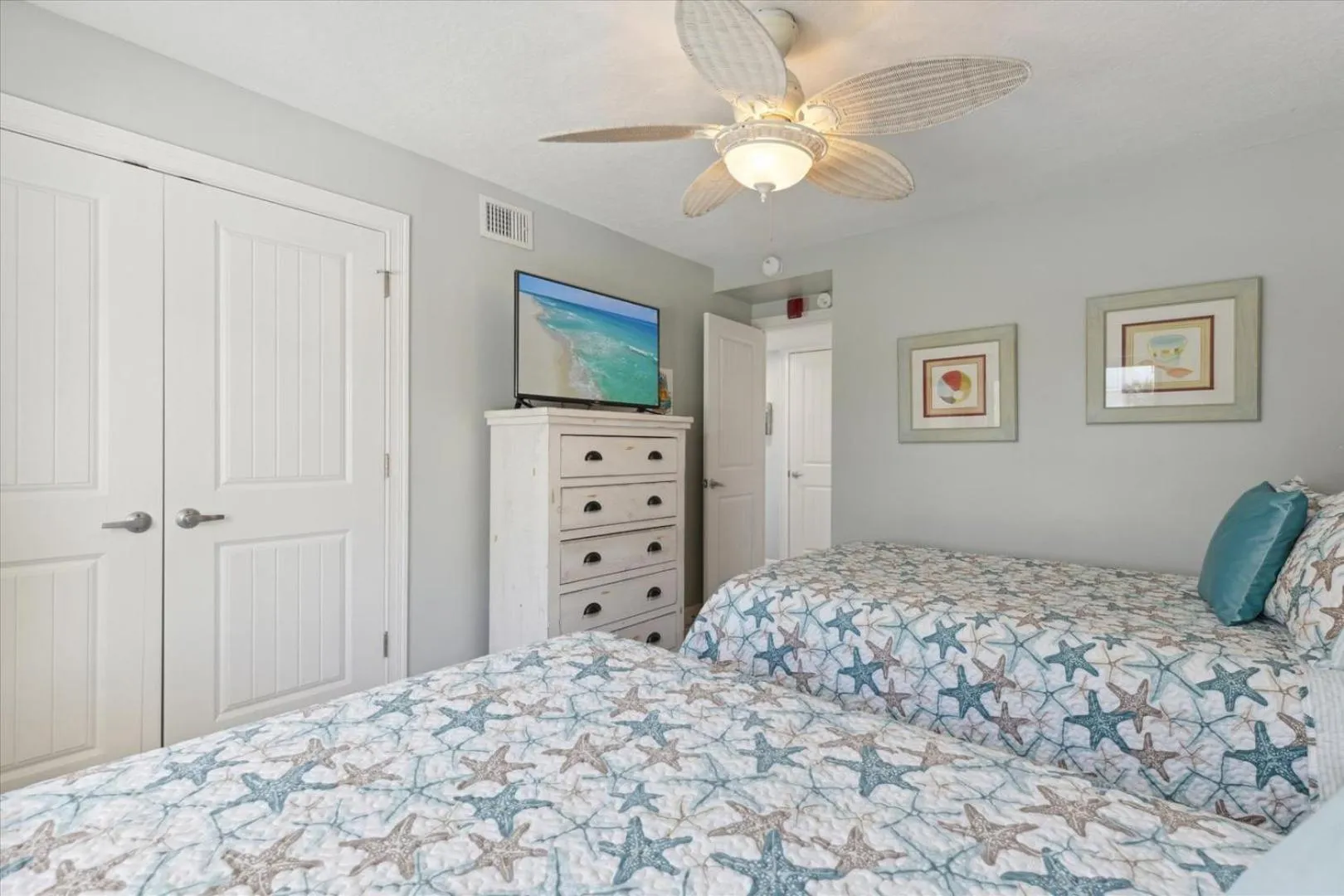 Other, Bed in Sandcastles 103