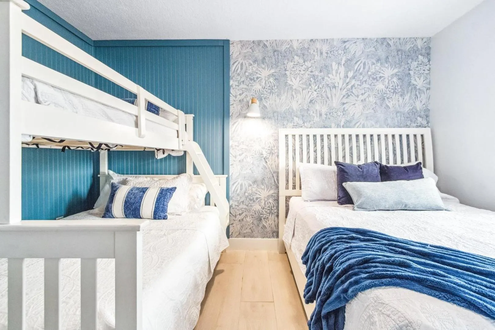 Other, Bed in Sandcastles 103