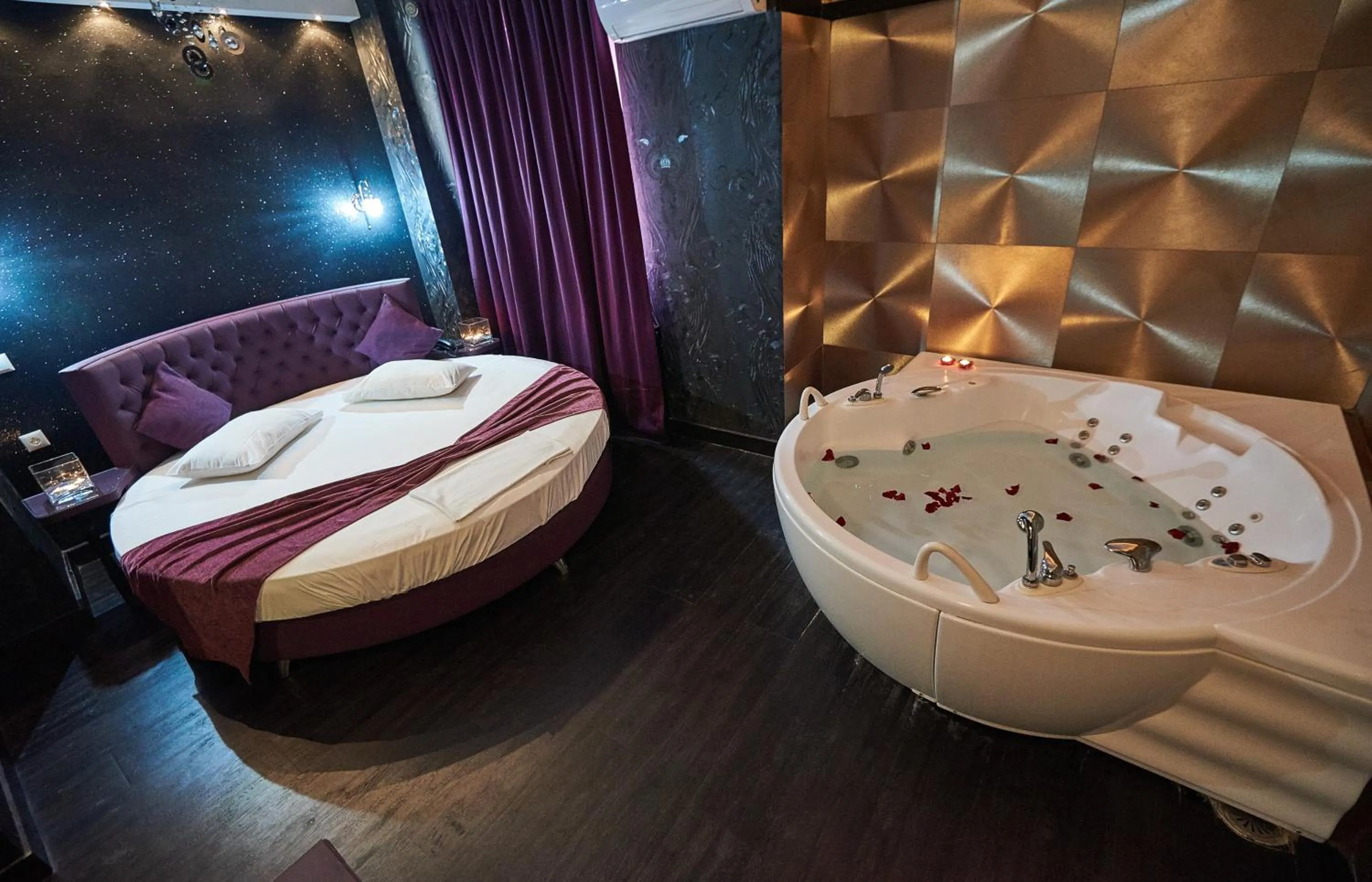 Bed in Atlantic Hotel