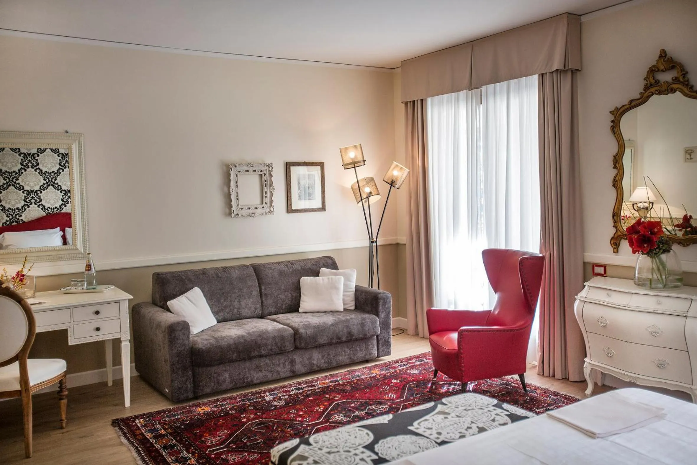 Photo of the whole room, Bed in Regina Adelaide Hotel & SPA