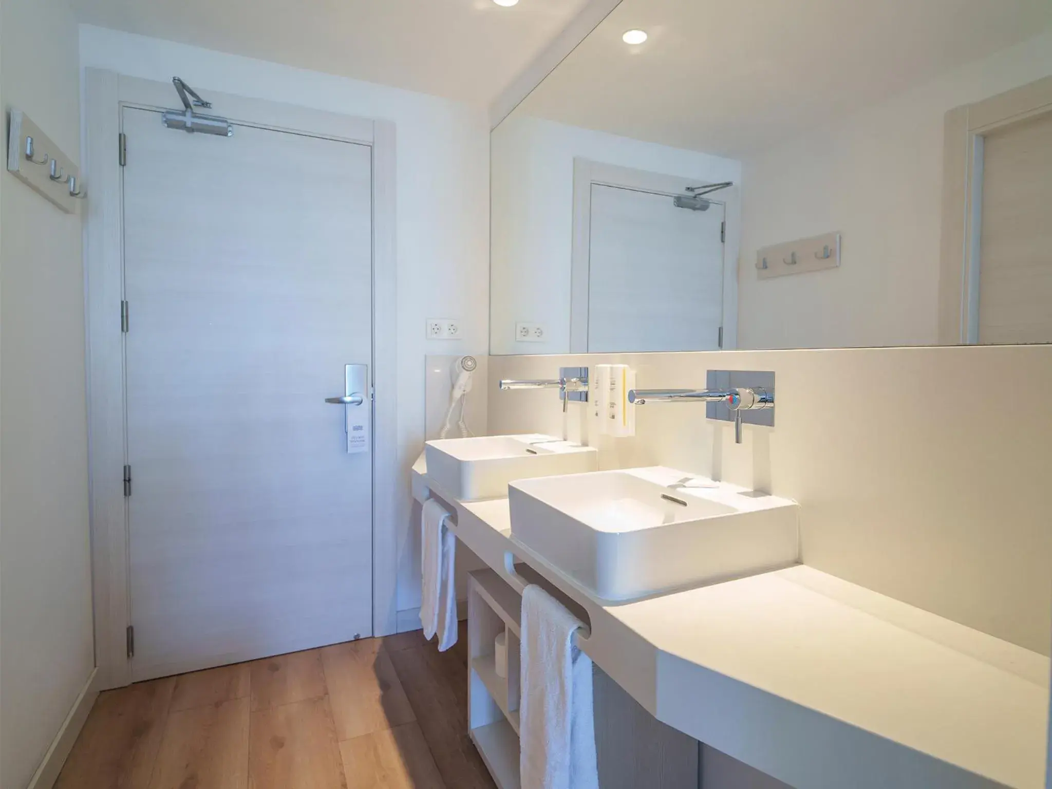 Deluxe double room with Front Sea View in Spirit Hotel Benalmadena Beach Deluxe double room with Front Sea View in Spirit Hotel Benalmadena Beach