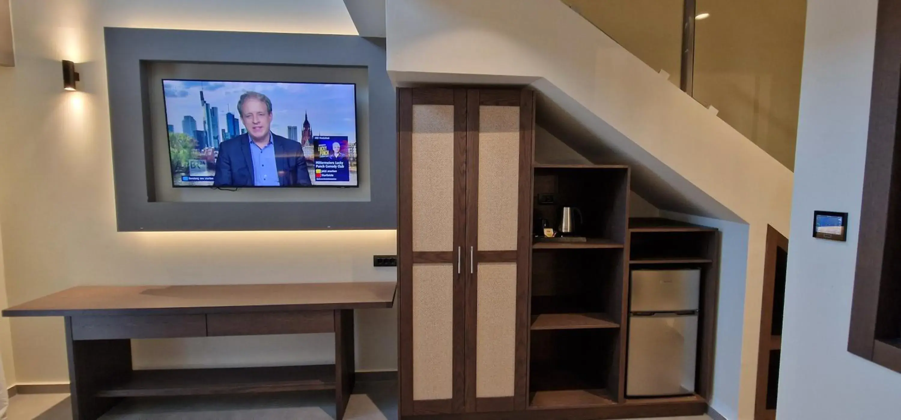 Deluxe Twin Room in Cosmopolitan Hotel Deluxe Twin Room in Cosmopolitan Hotel