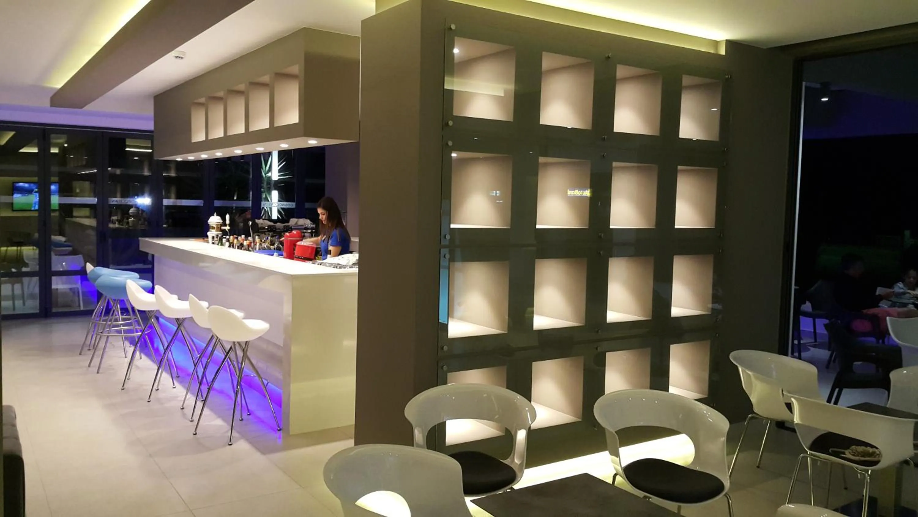 Lounge or bar in Cosmopolitan Hotel