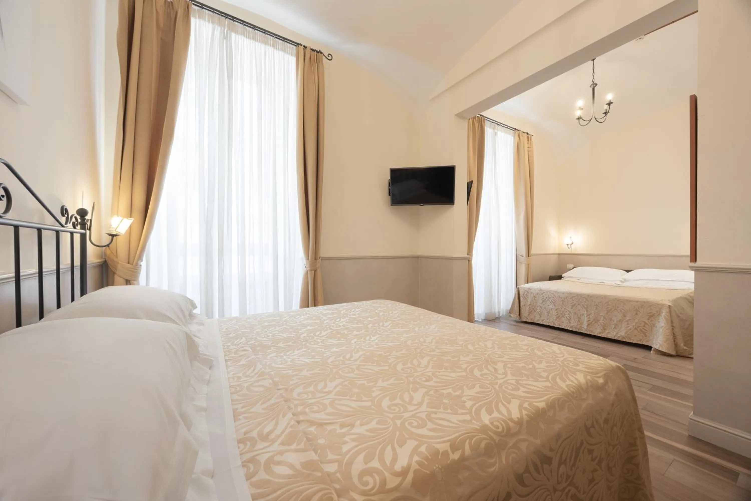 Bedroom, Bed in Hotel Flavia