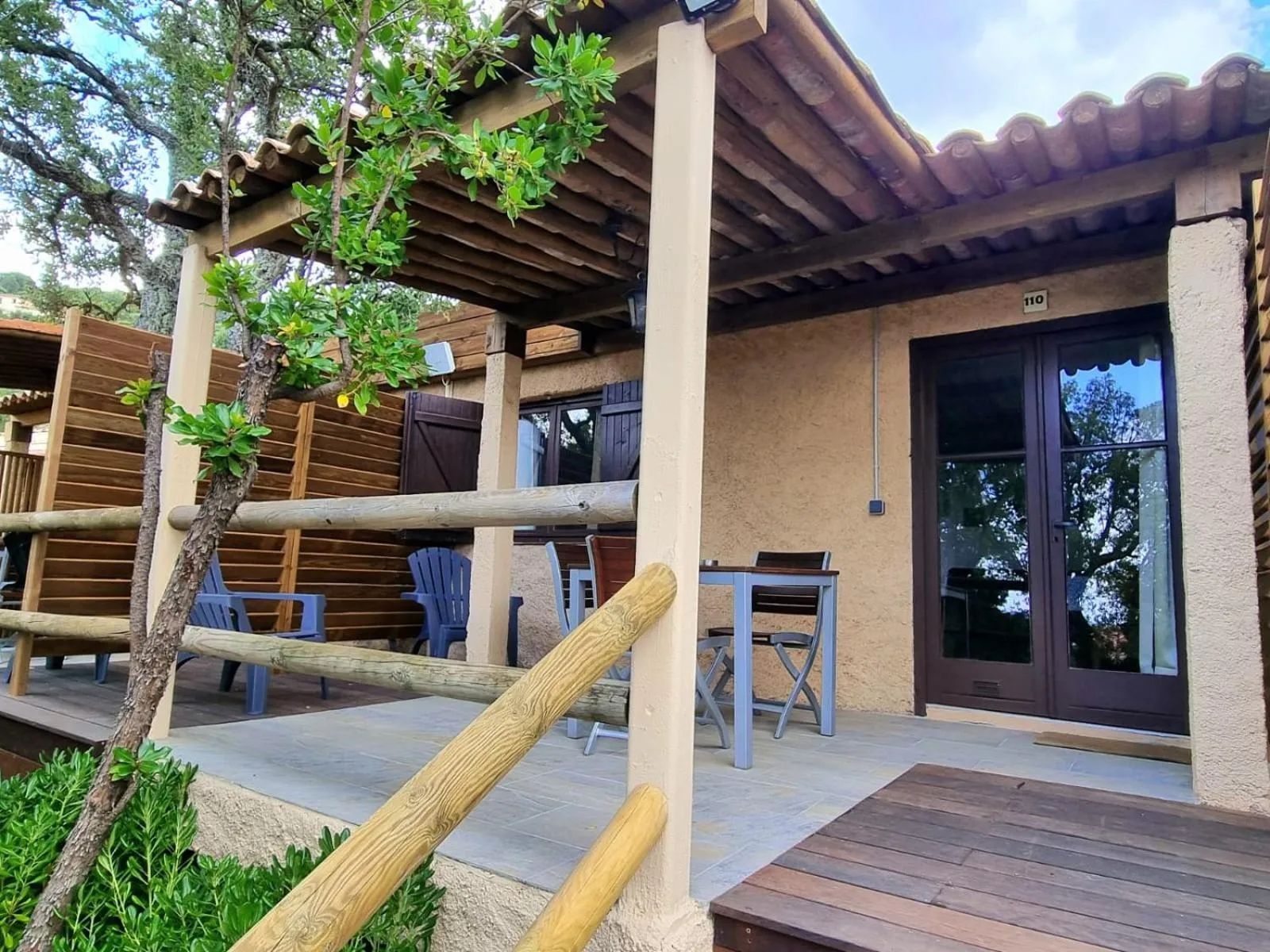 Patio in Bungalows Du Maquis