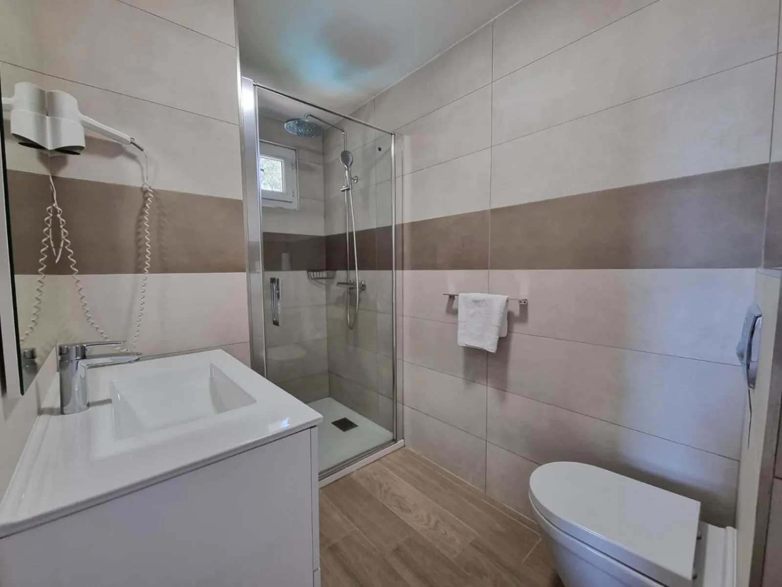 Shower in Bungalows Du Maquis