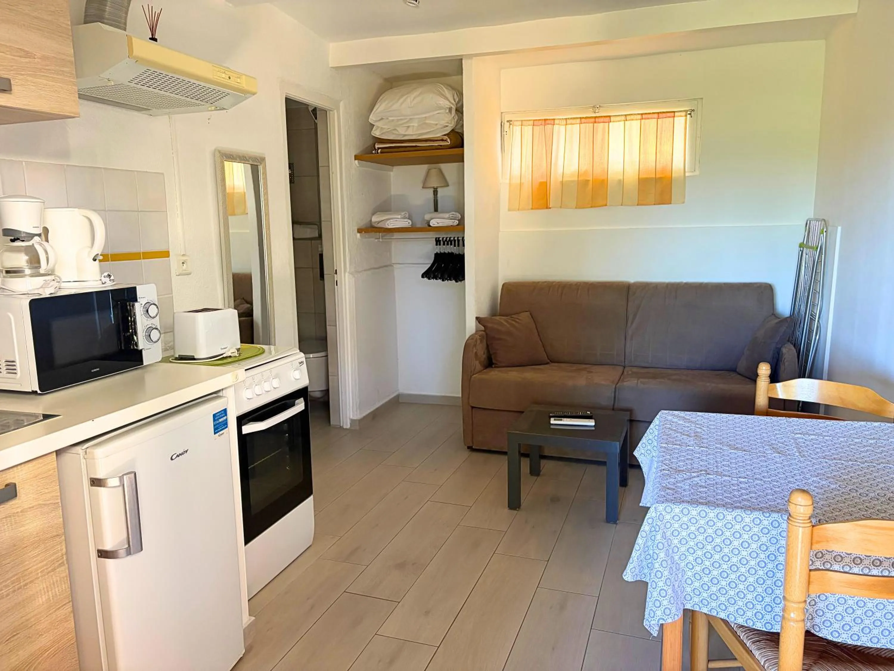 Kitchen or kitchenette in Bungalows Du Maquis