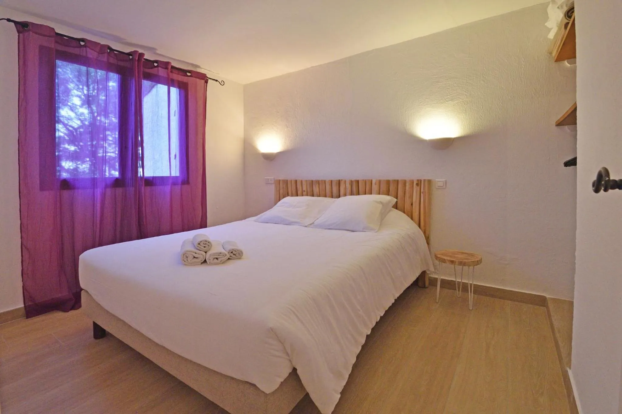 Property building, Bed in Bungalows Du Maquis