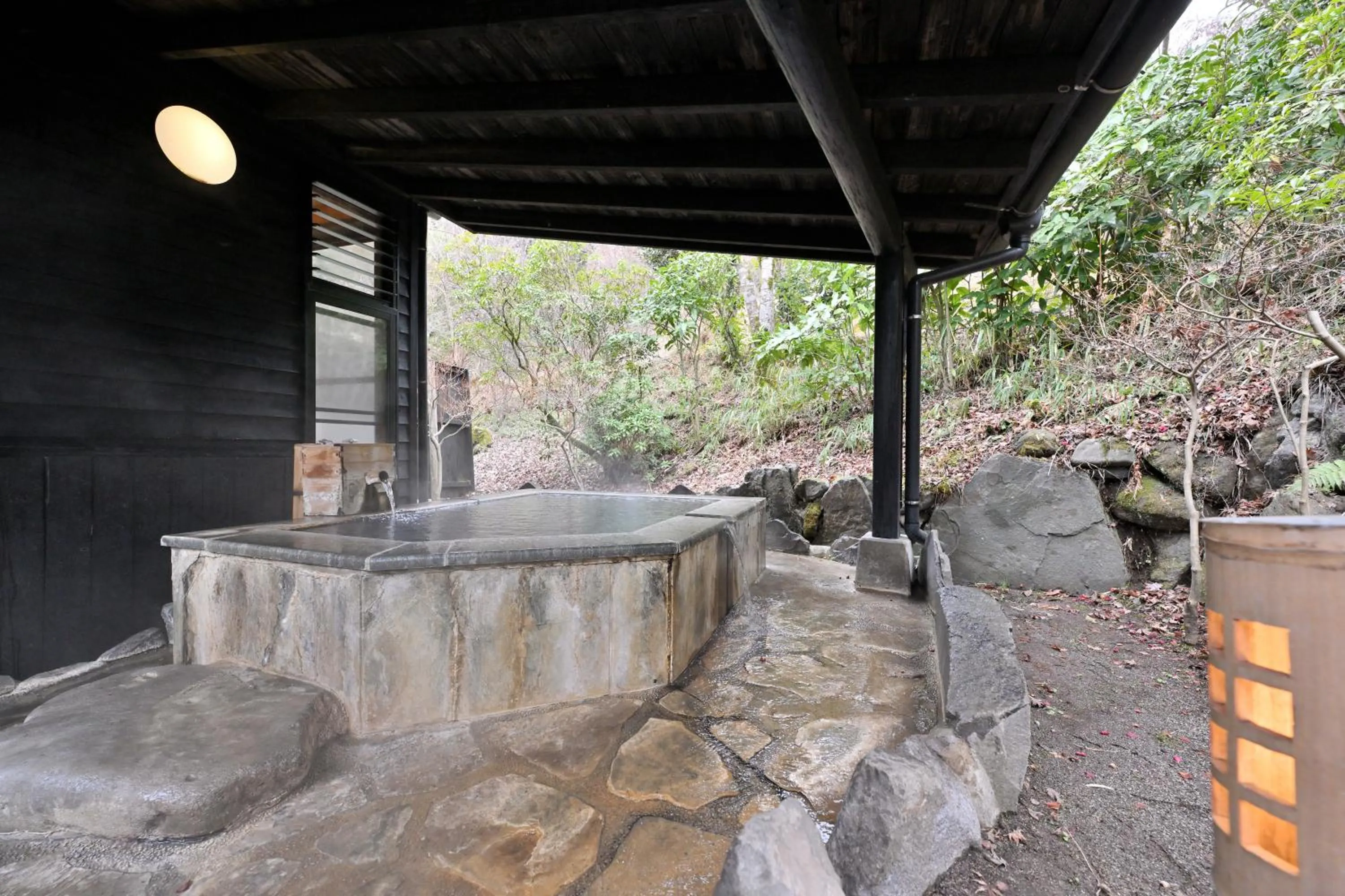 Open Air Bath in Shikinosato Hanamura