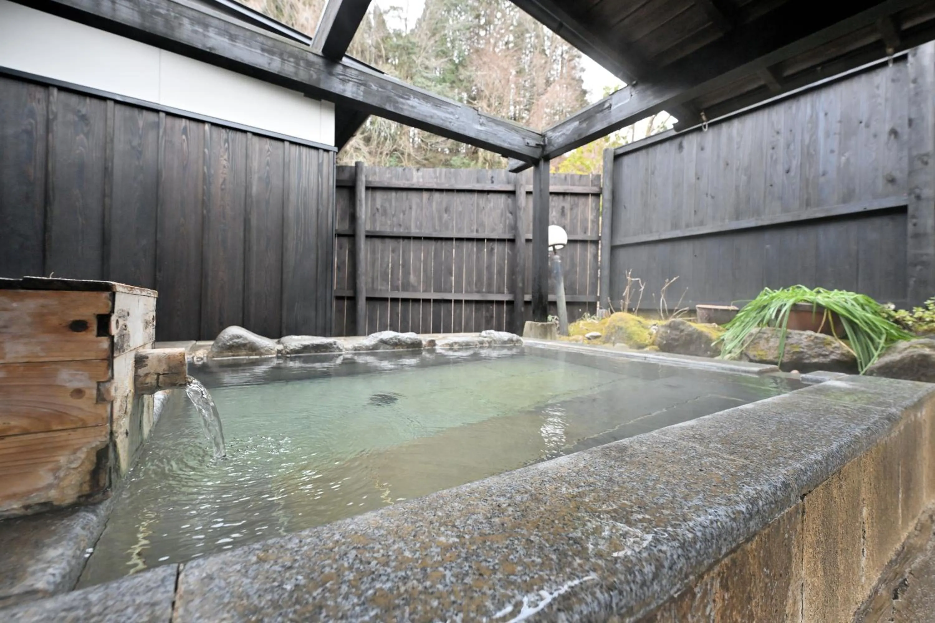 Open Air Bath in Shikinosato Hanamura