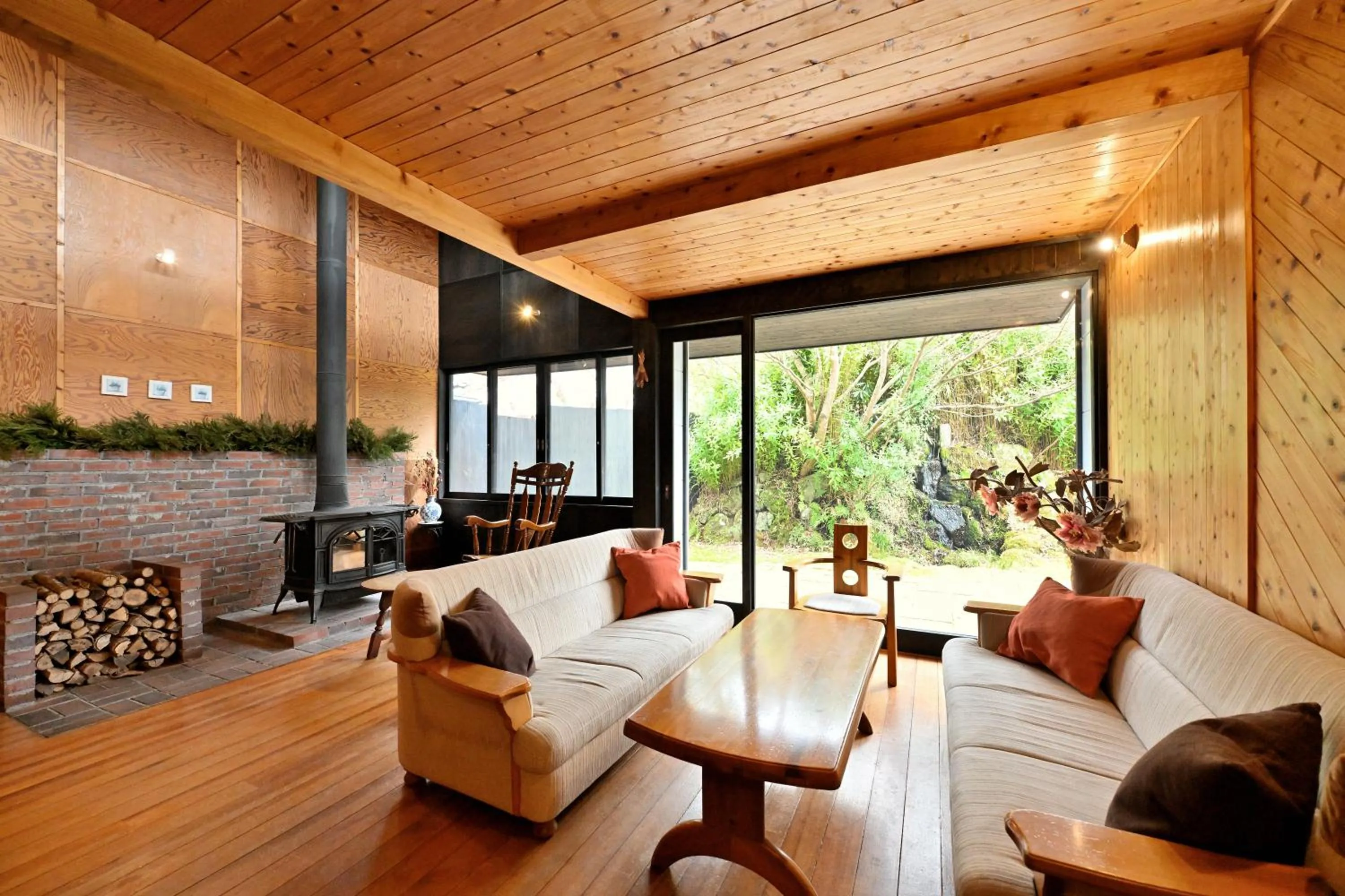 fireplace in Shikinosato Hanamura