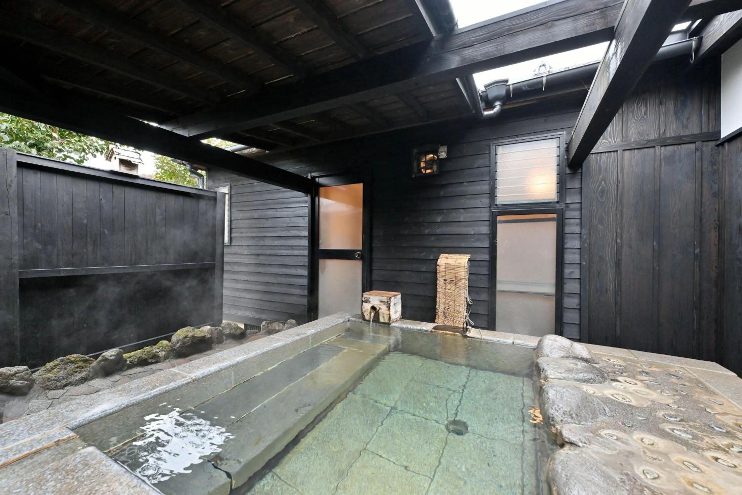 Open Air Bath in Shikinosato Hanamura