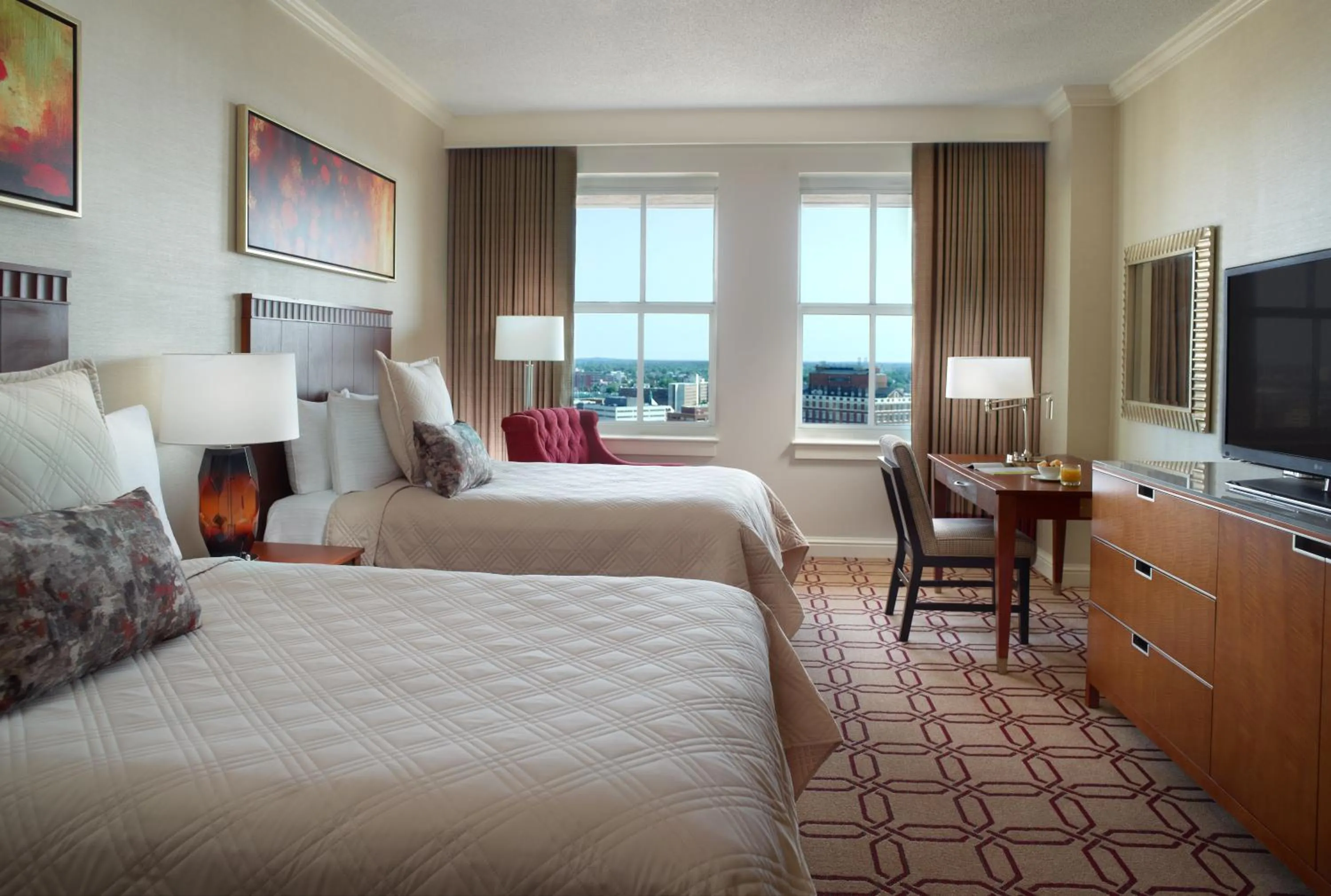 Photo of the whole room, Bed in Omni Providence