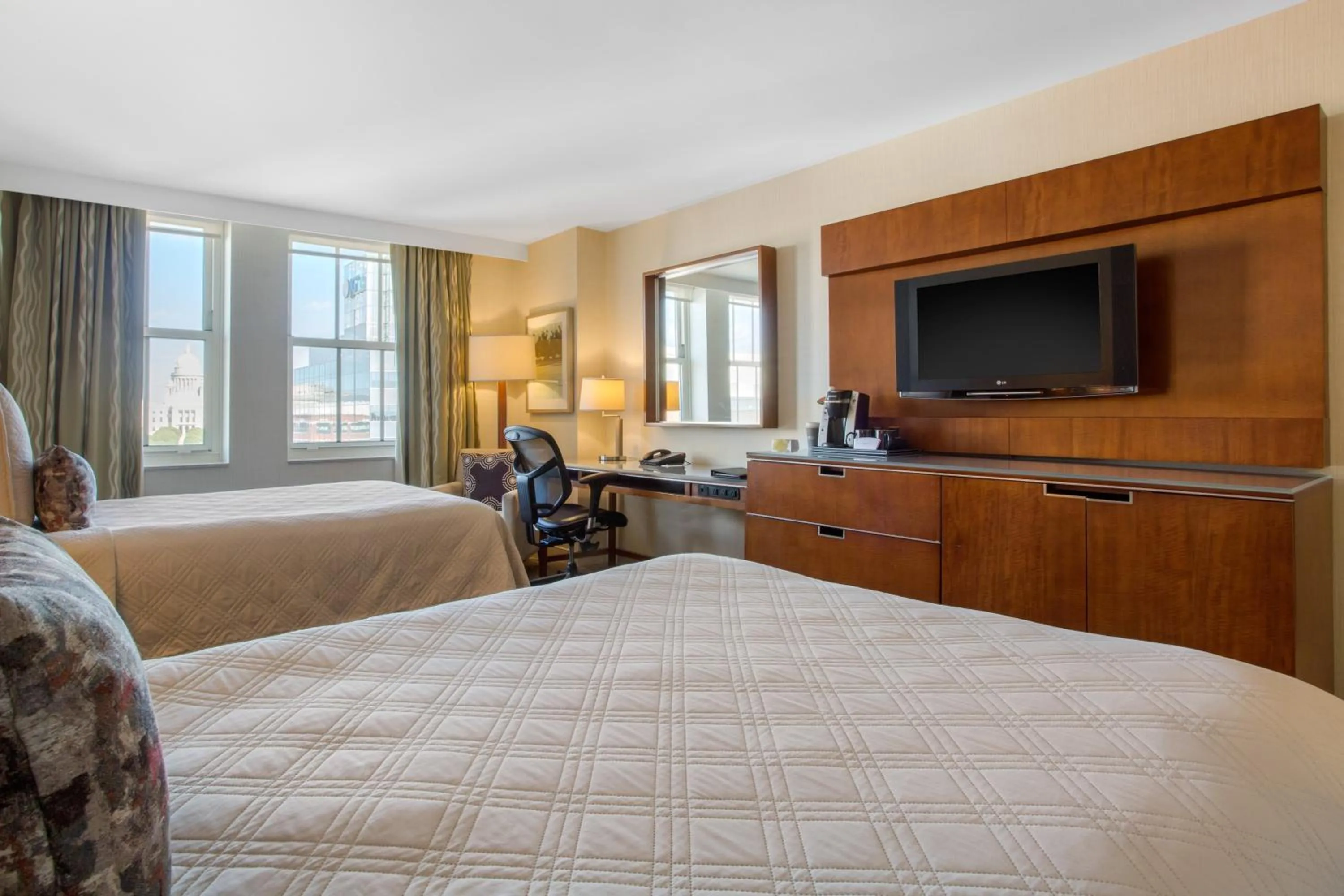Bedroom, Bed in Omni Providence