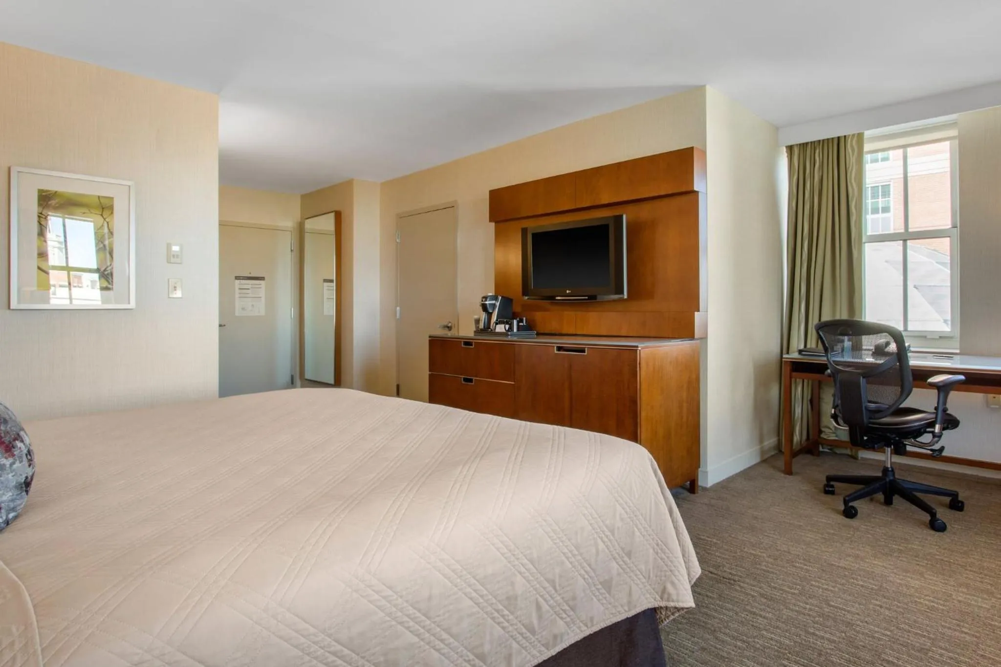 Bedroom, Bed in Omni Providence