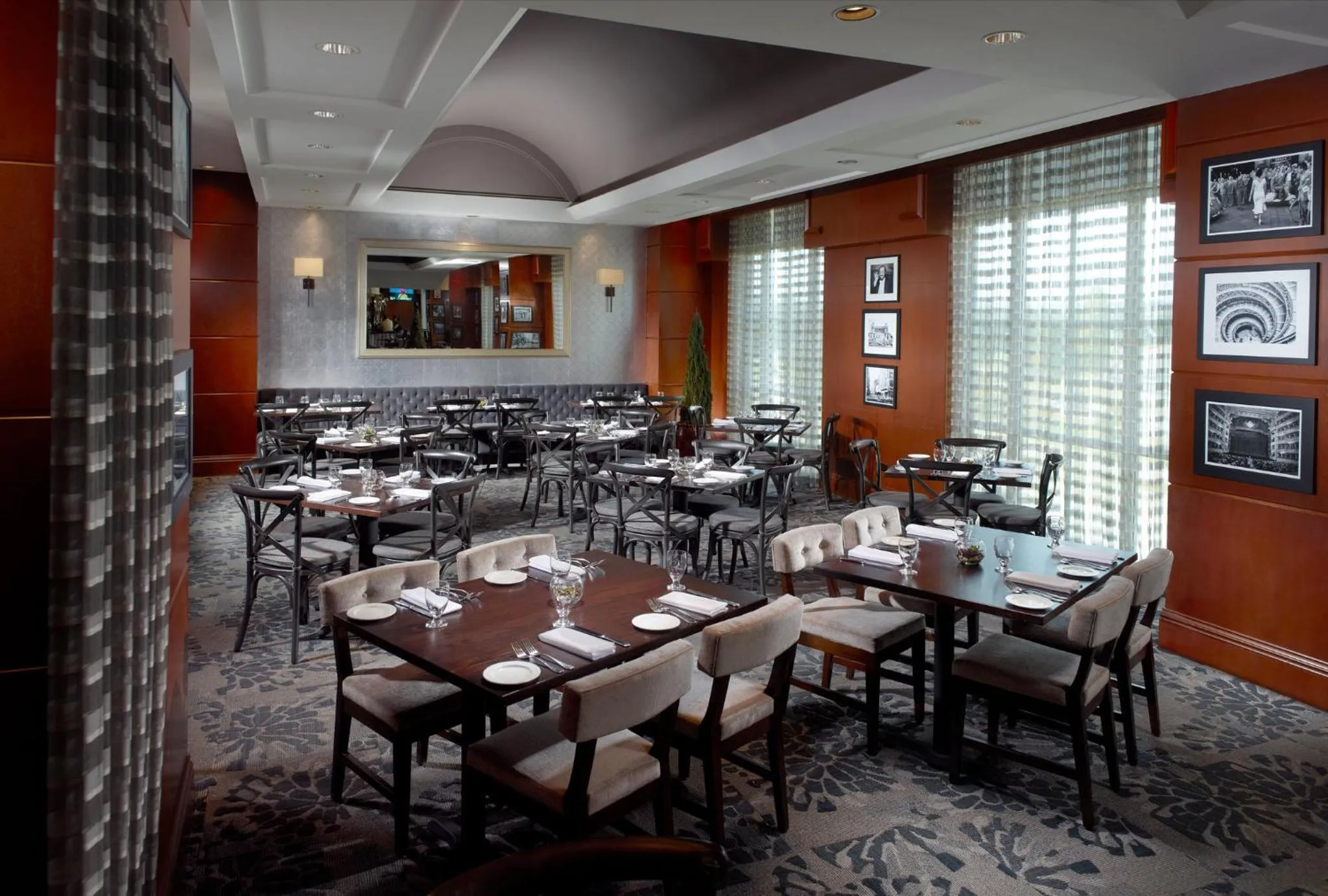 Restaurant/places to eat in Omni Providence