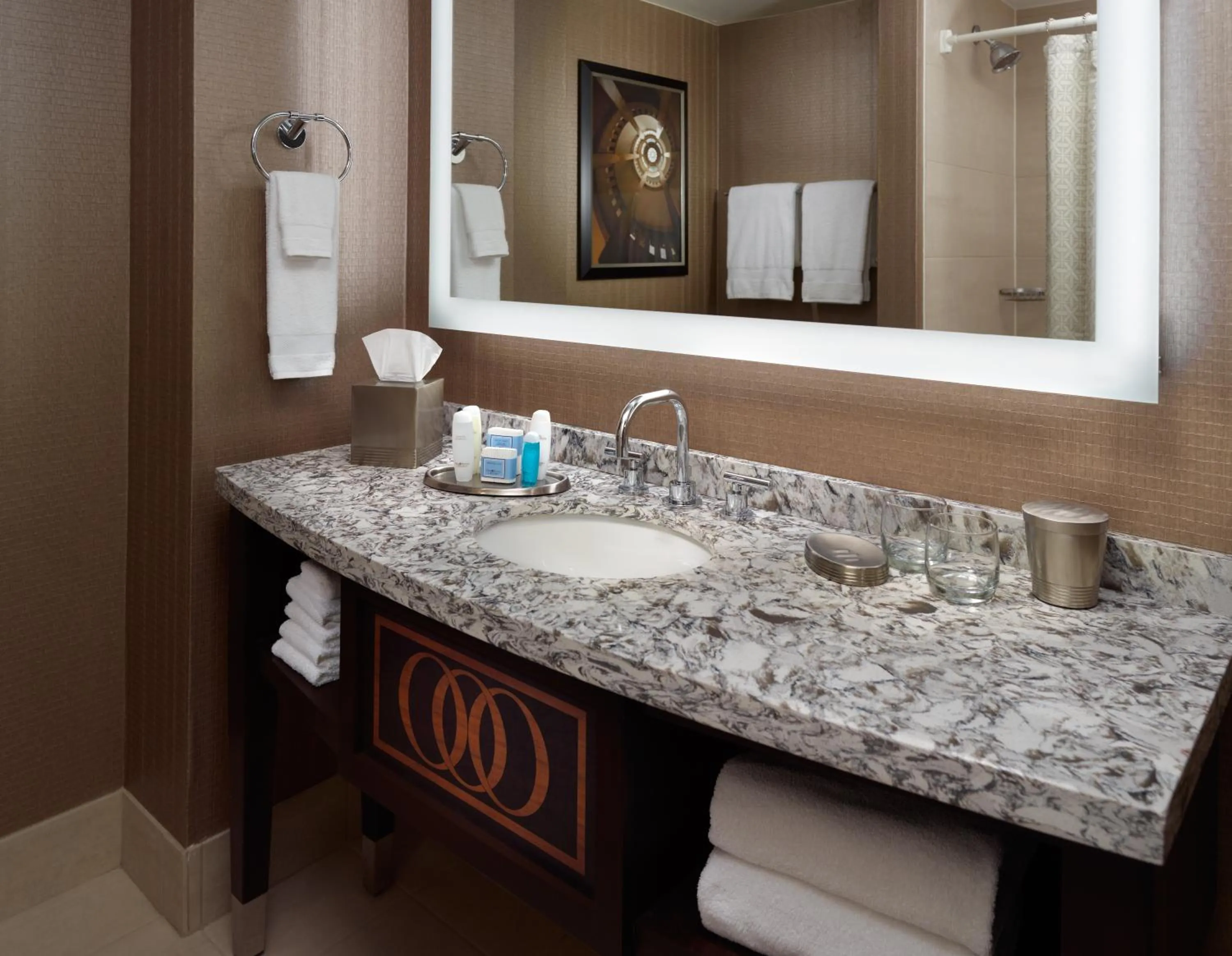 Deluxe Room with King Bed West Tower in Omni Providence