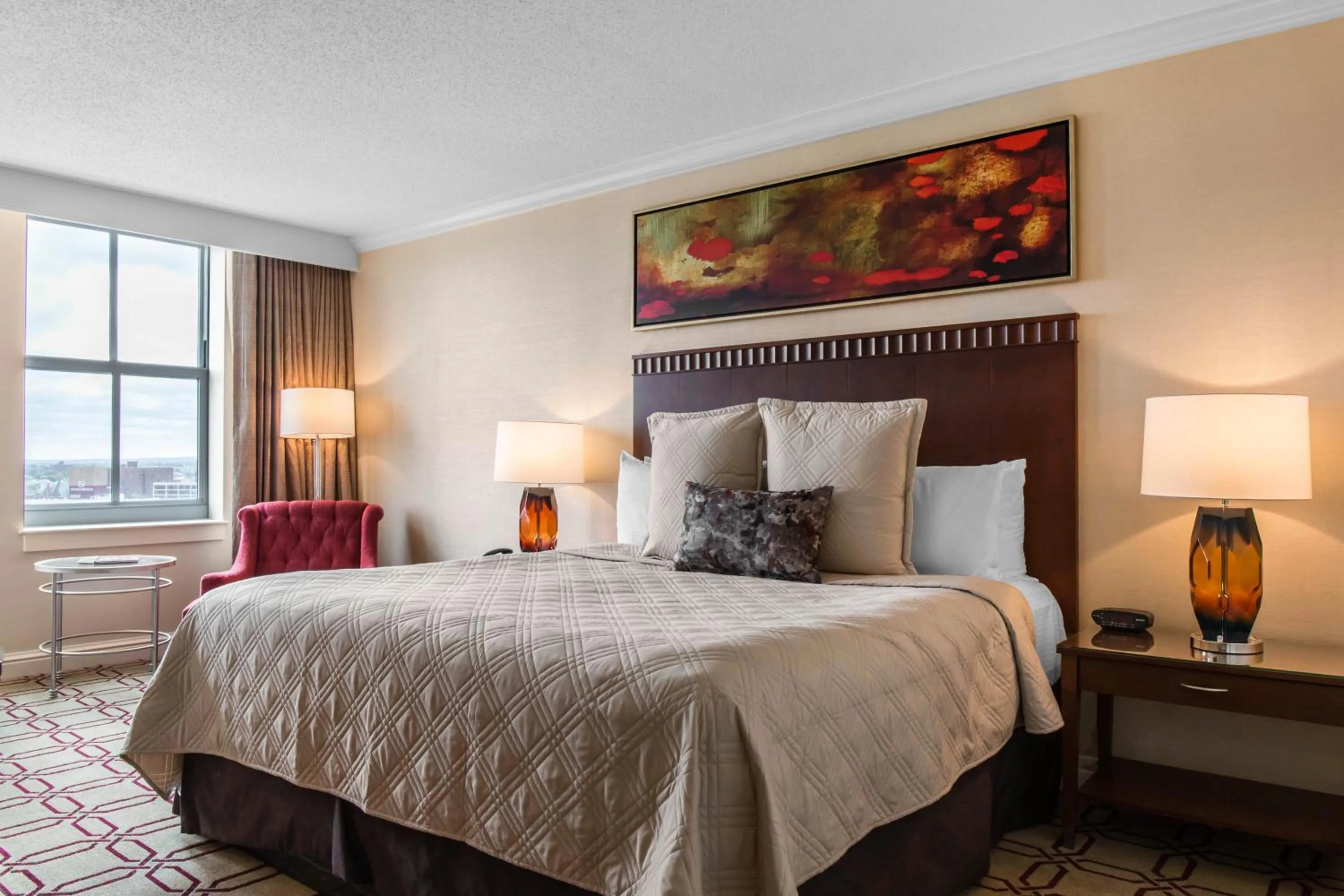 Photo of the whole room, Bed in Omni Providence