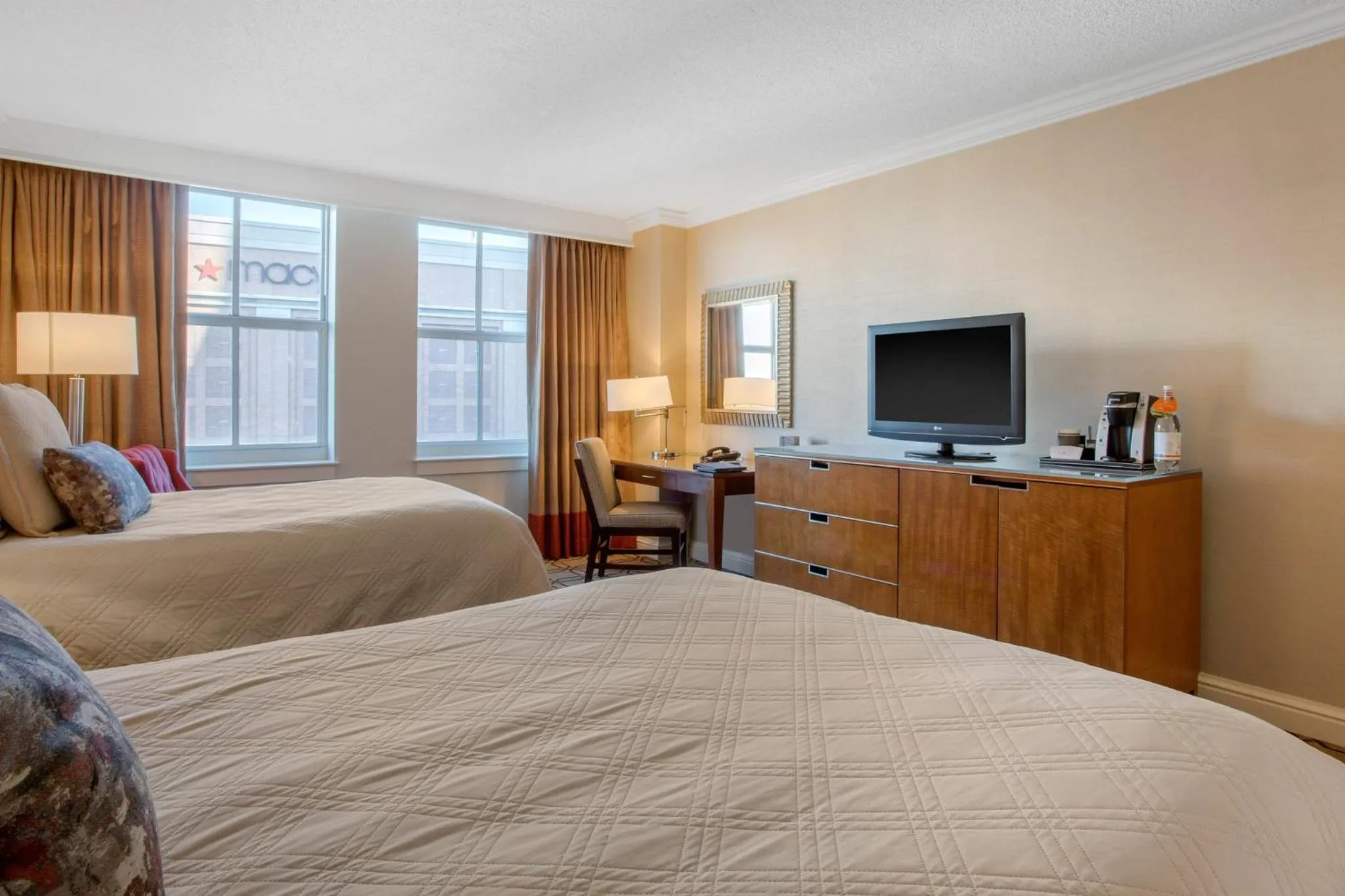 Bedroom, Bed in Omni Providence