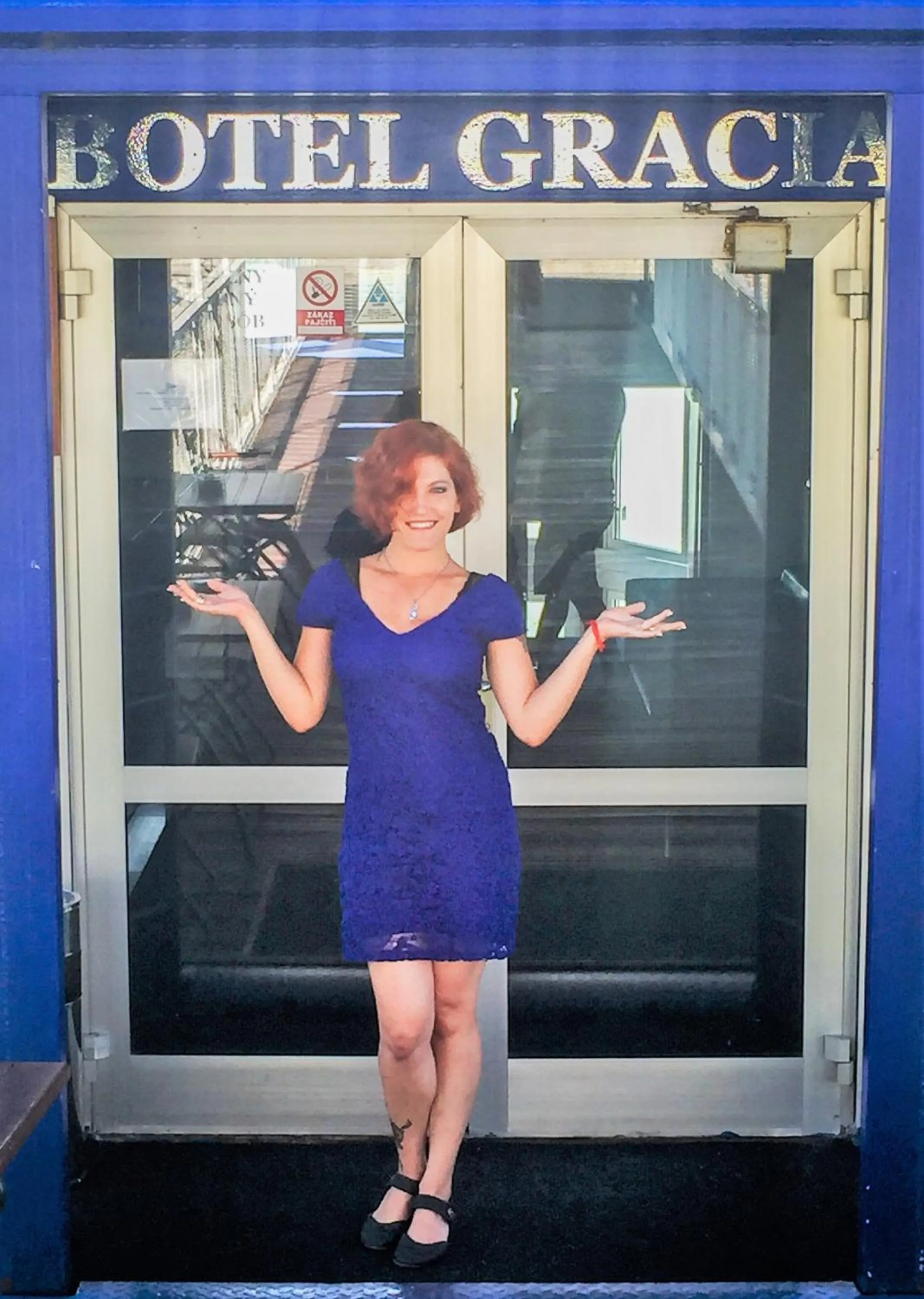 Facade/entrance in Botel Gracia