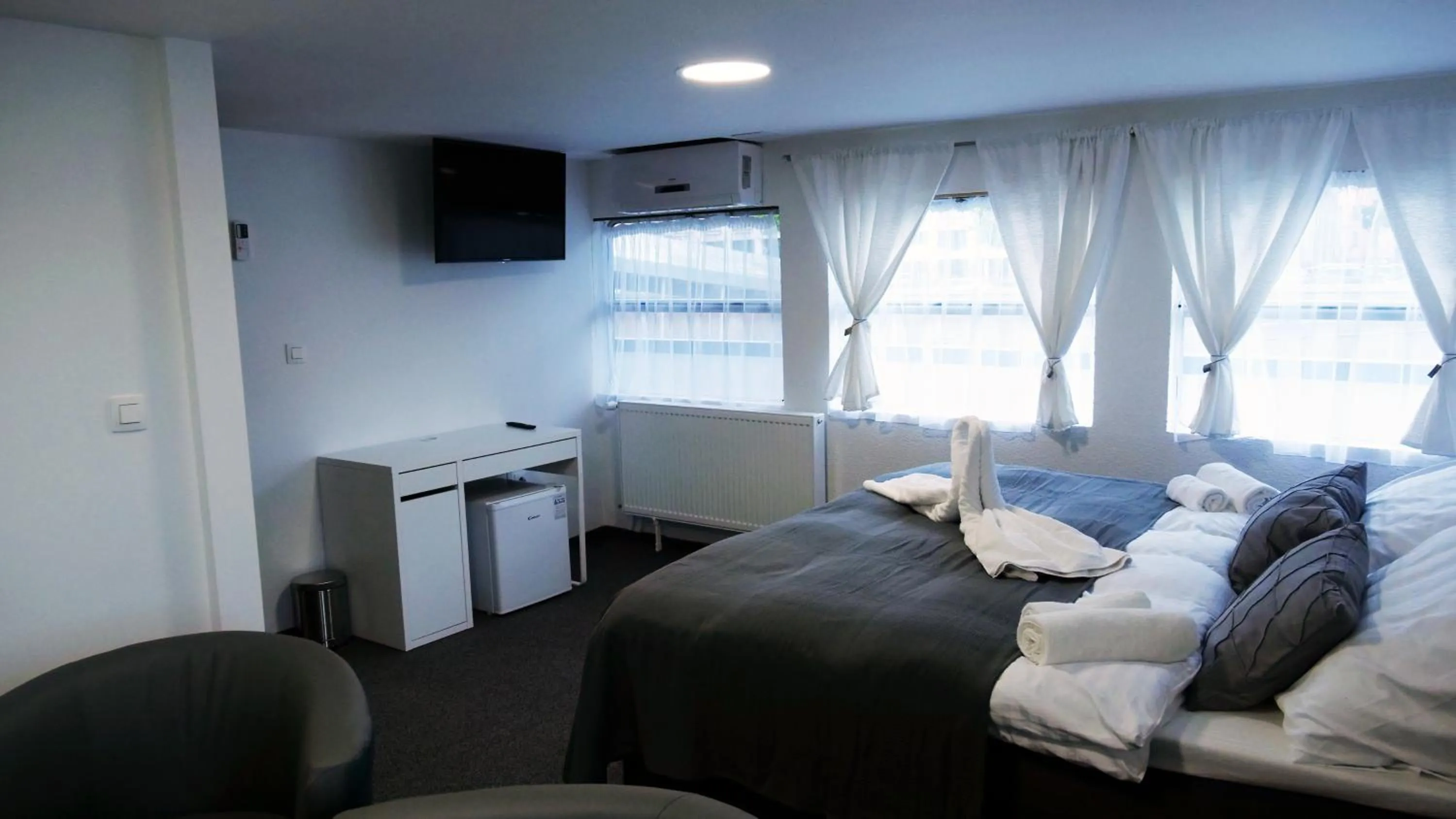 Photo of the whole room, Bed in Botel Gracia