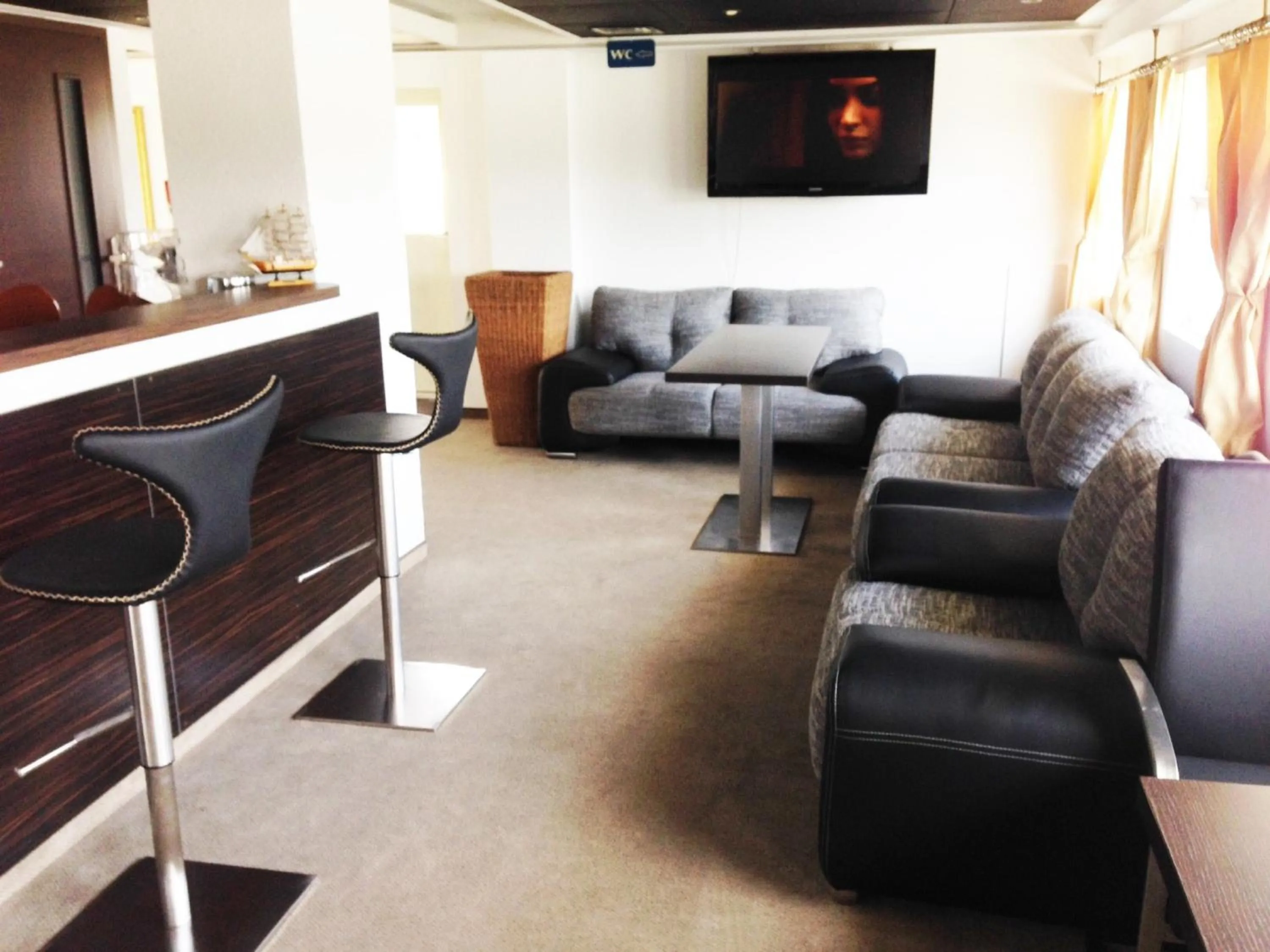 On site in Botel Gracia