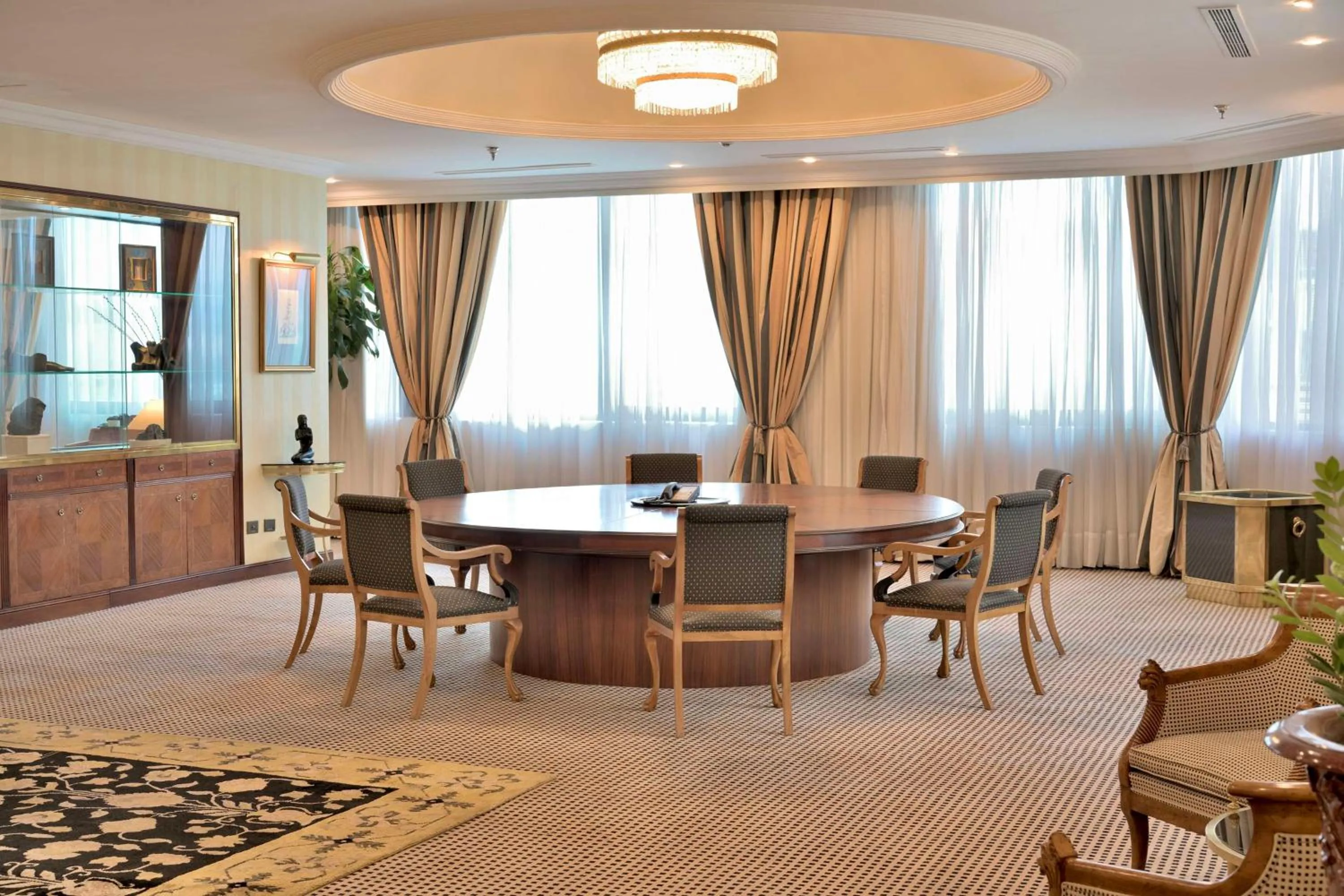 Photo of the whole room in Meliá Caracas