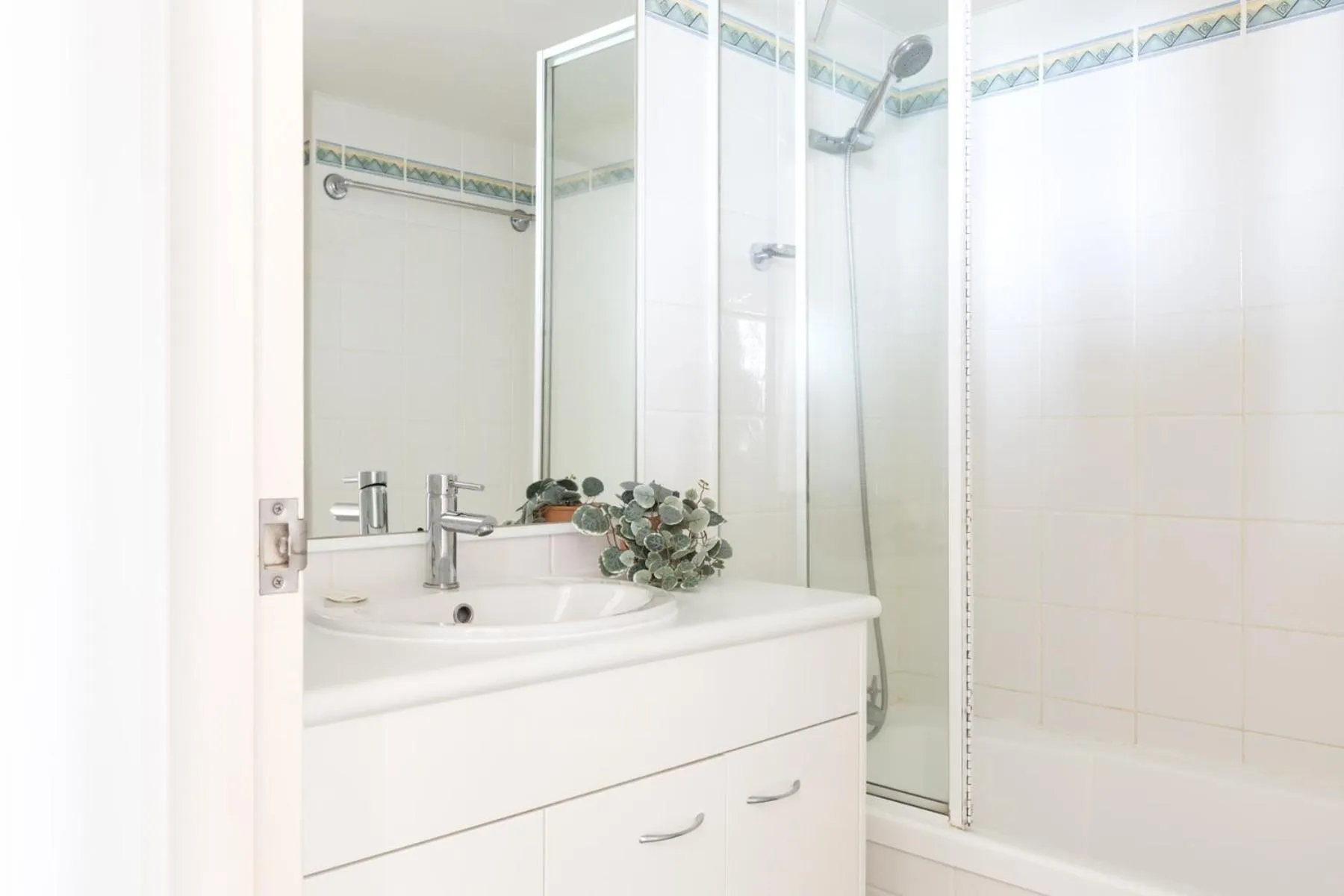 Columbia Beachfront Apartments on Rainbow Bay