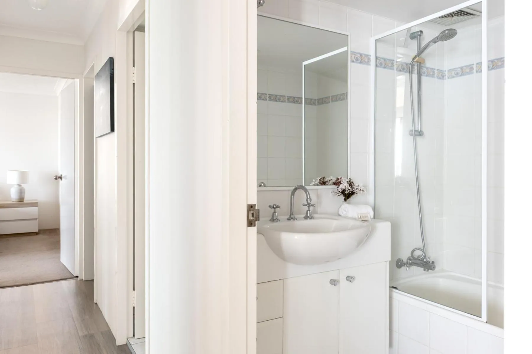 Bed in Columbia Beachfront Apartments on Rainbow Bay