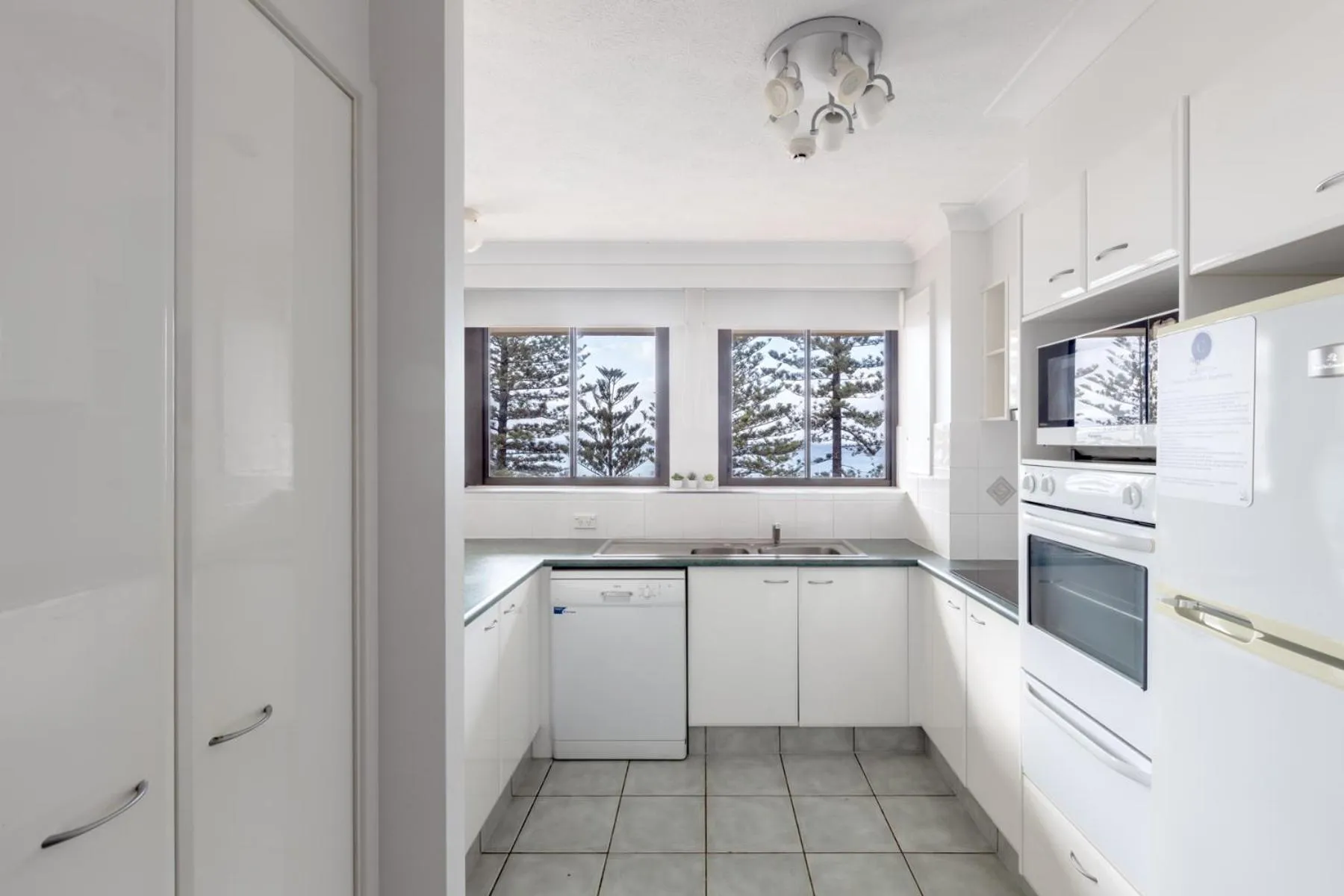 Columbia Beachfront Apartments on Rainbow Bay