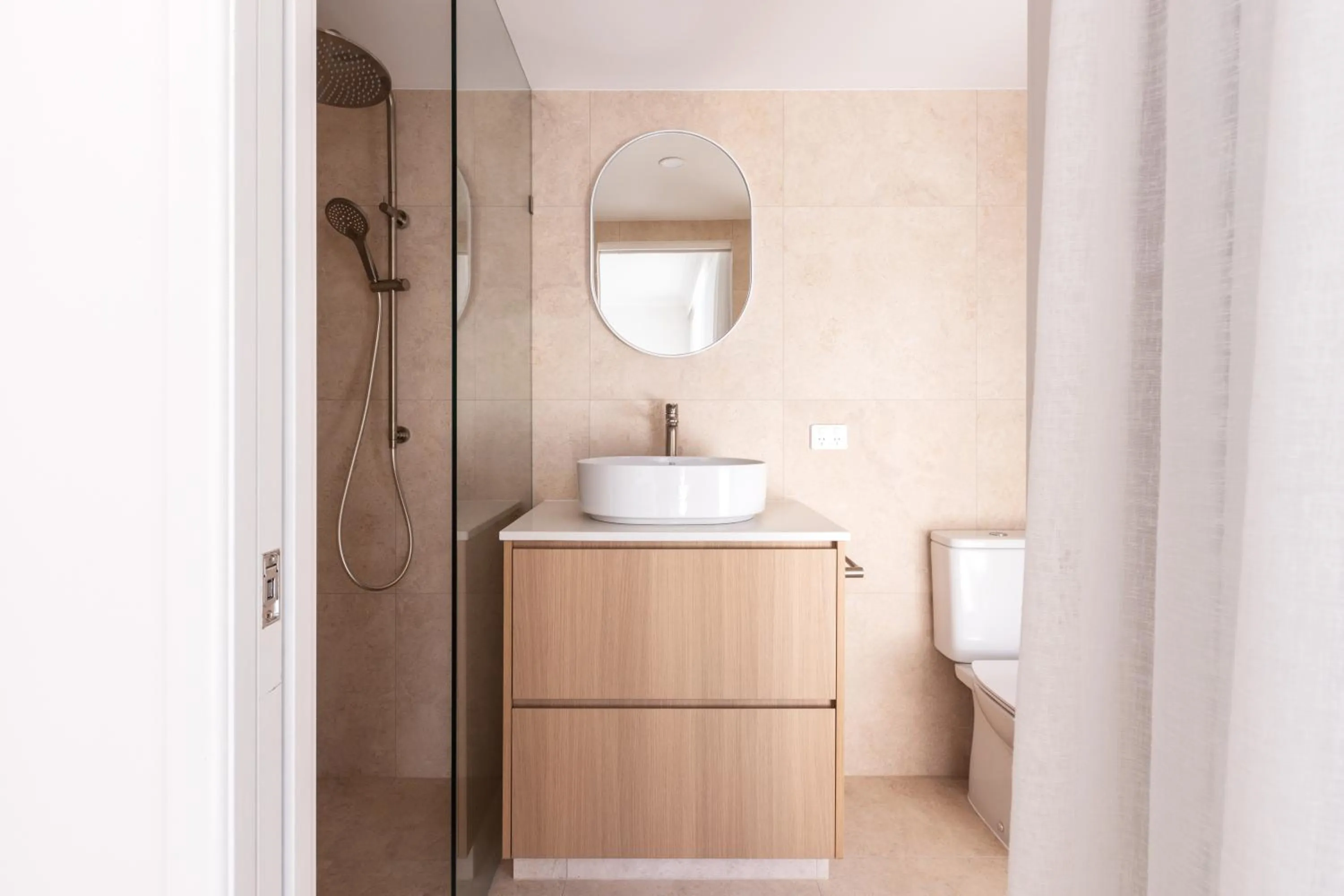 Columbia Beachfront Apartments on Rainbow Bay