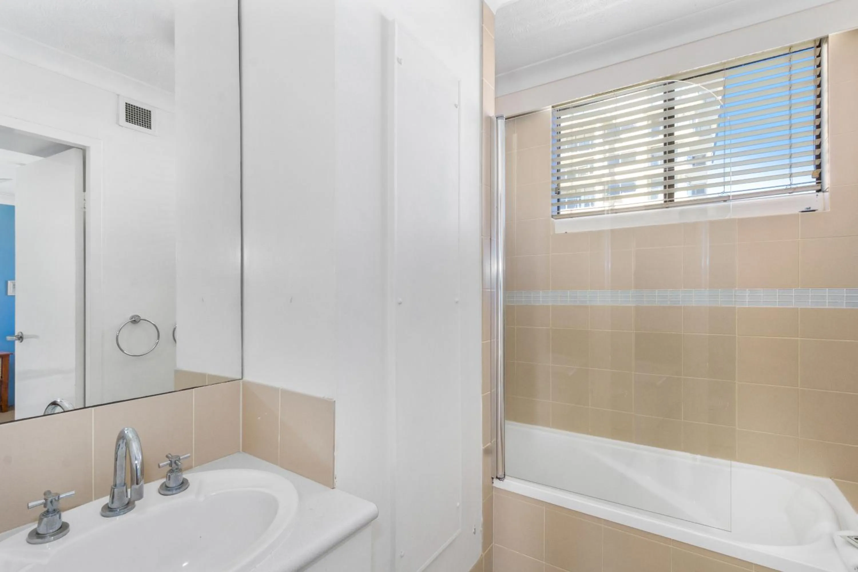 Columbia Beachfront Apartments on Rainbow Bay