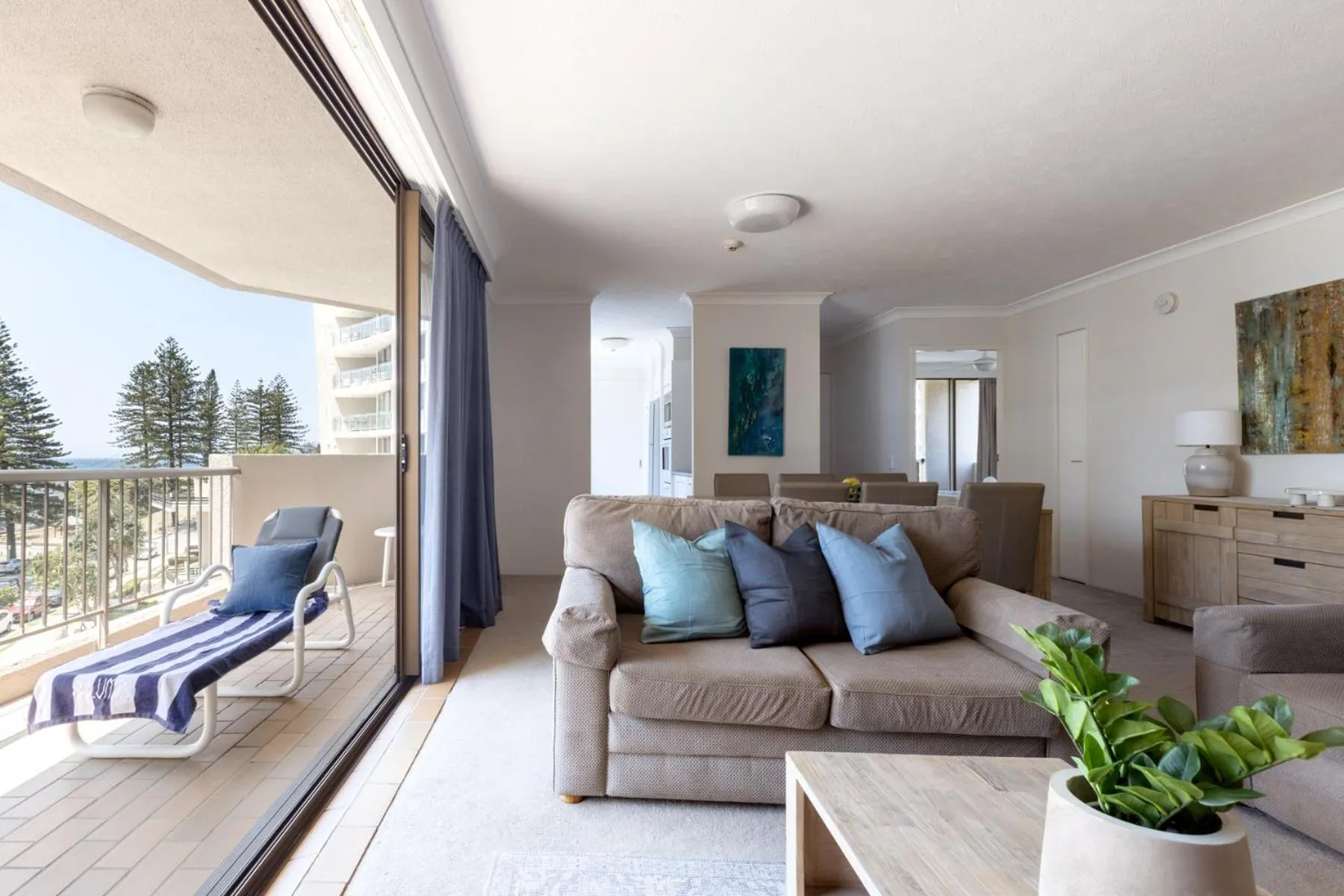 Columbia Beachfront Apartments on Rainbow Bay