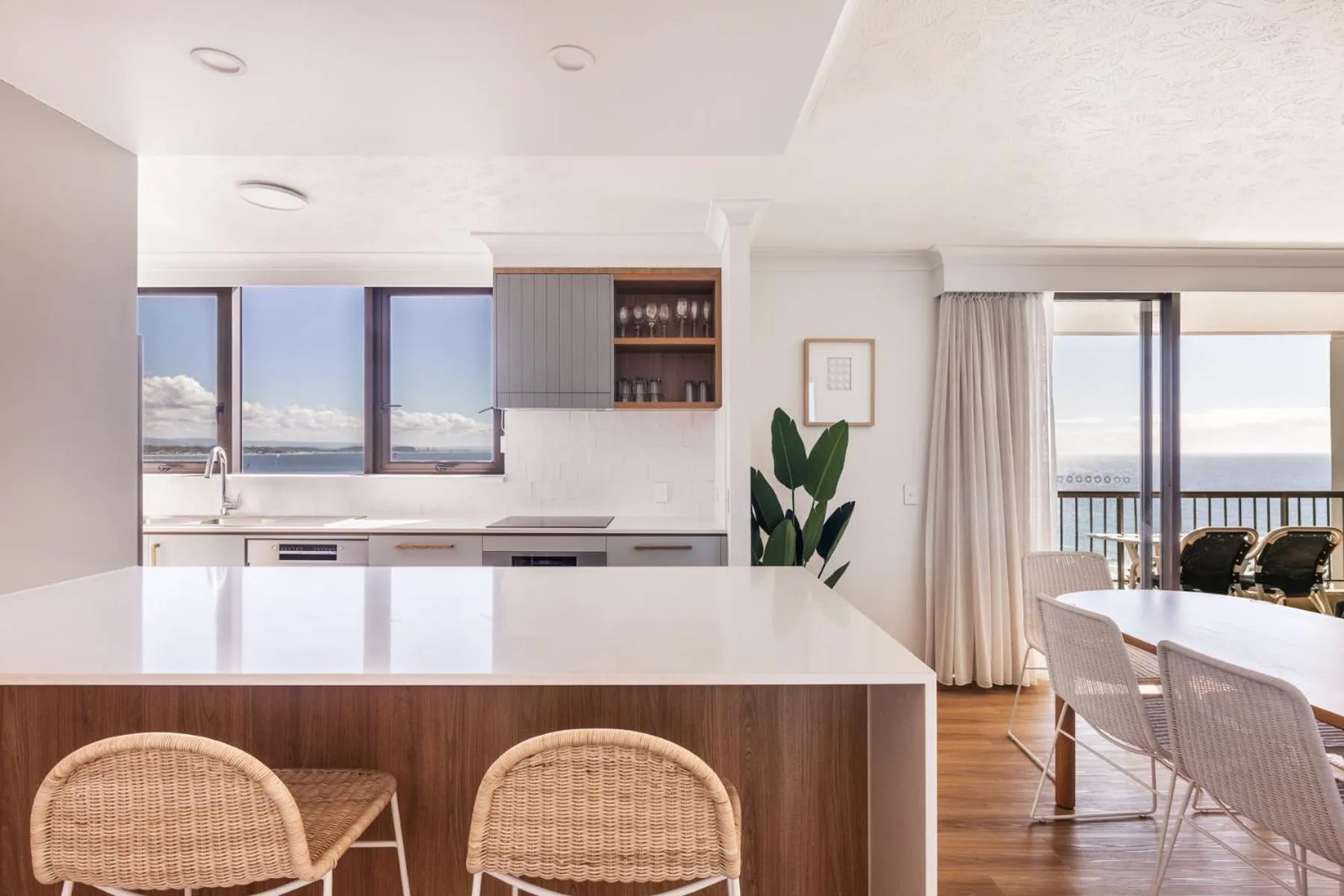 Columbia Beachfront Apartments on Rainbow Bay