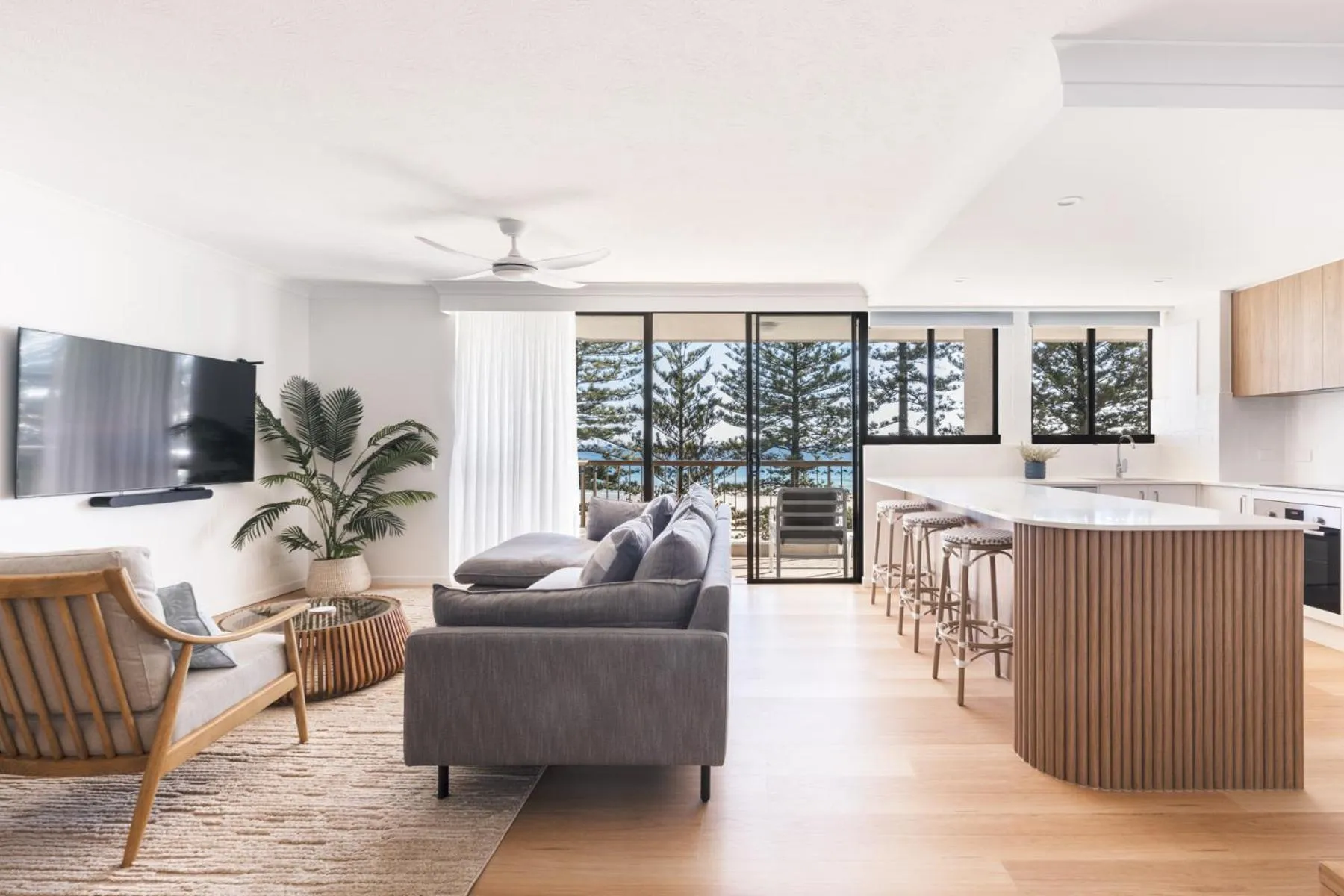 Columbia Beachfront Apartments on Rainbow Bay