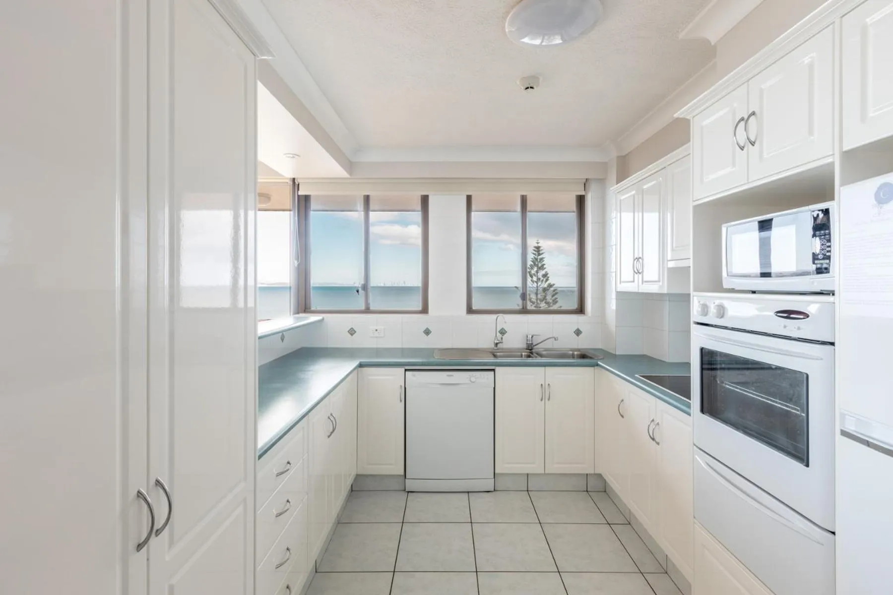 Columbia Beachfront Apartments on Rainbow Bay