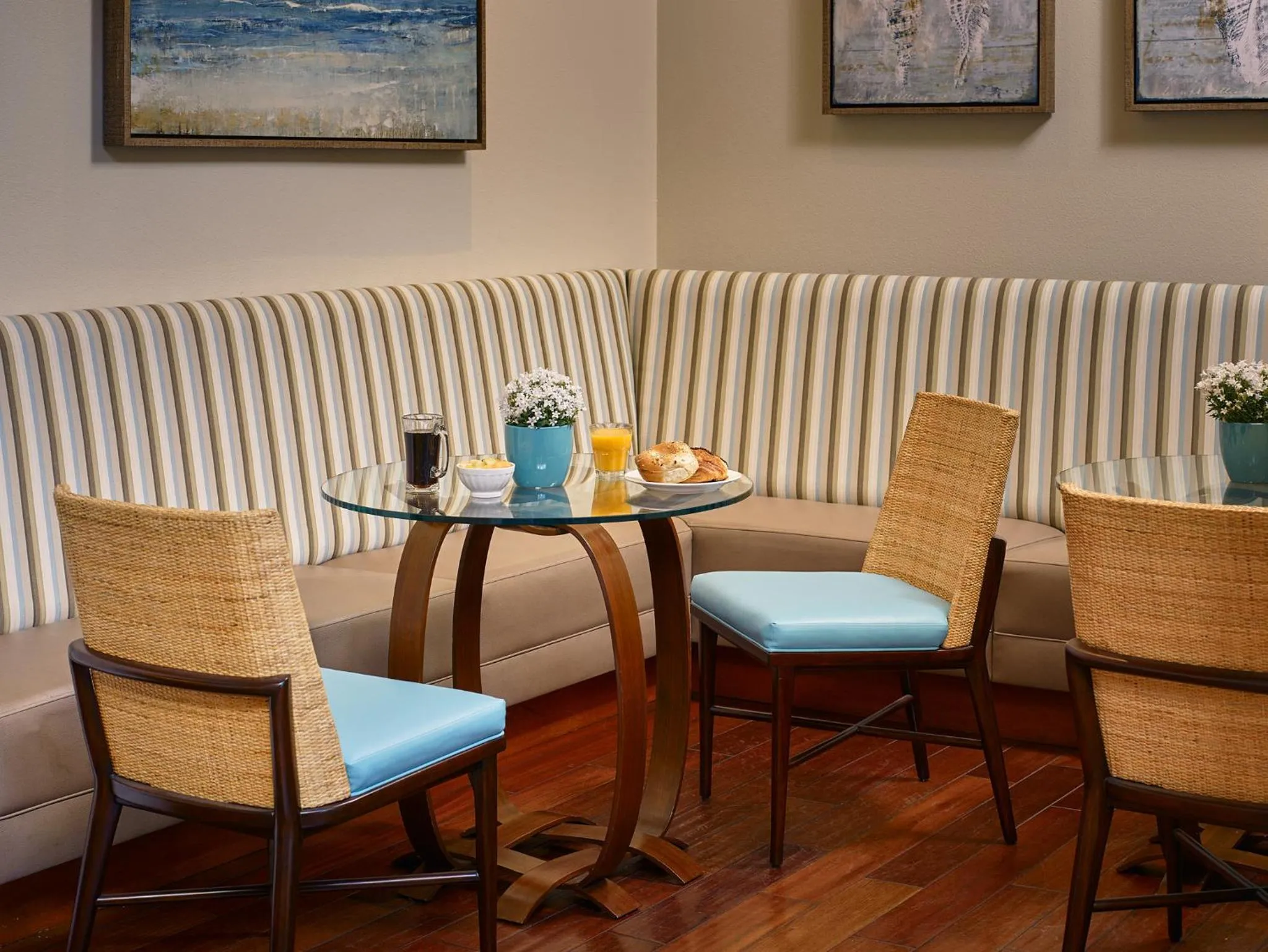 Facade/entrance in Beach House Half Moon Bay