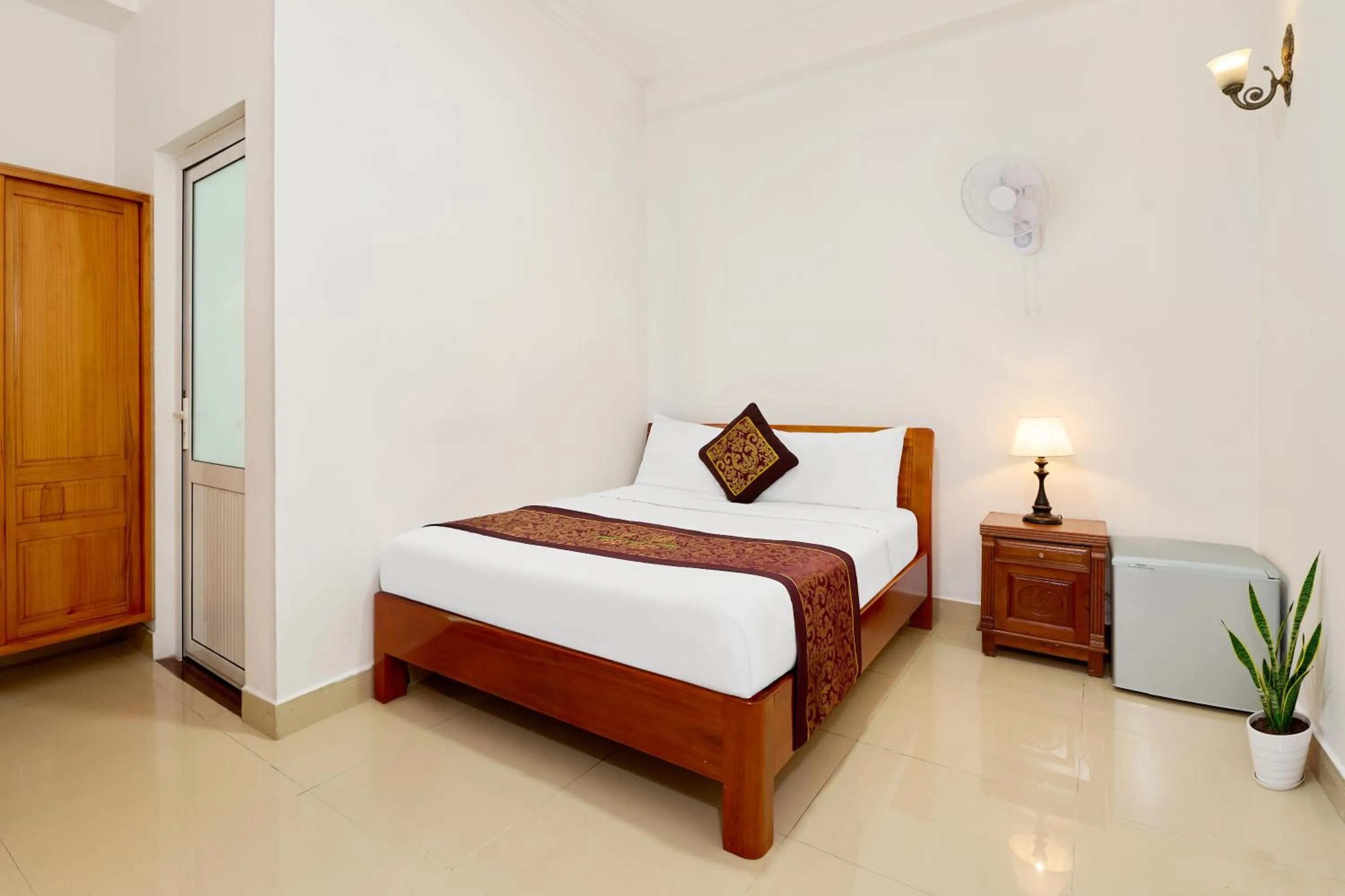 Bed in Phu Tho Da Lat Hotel