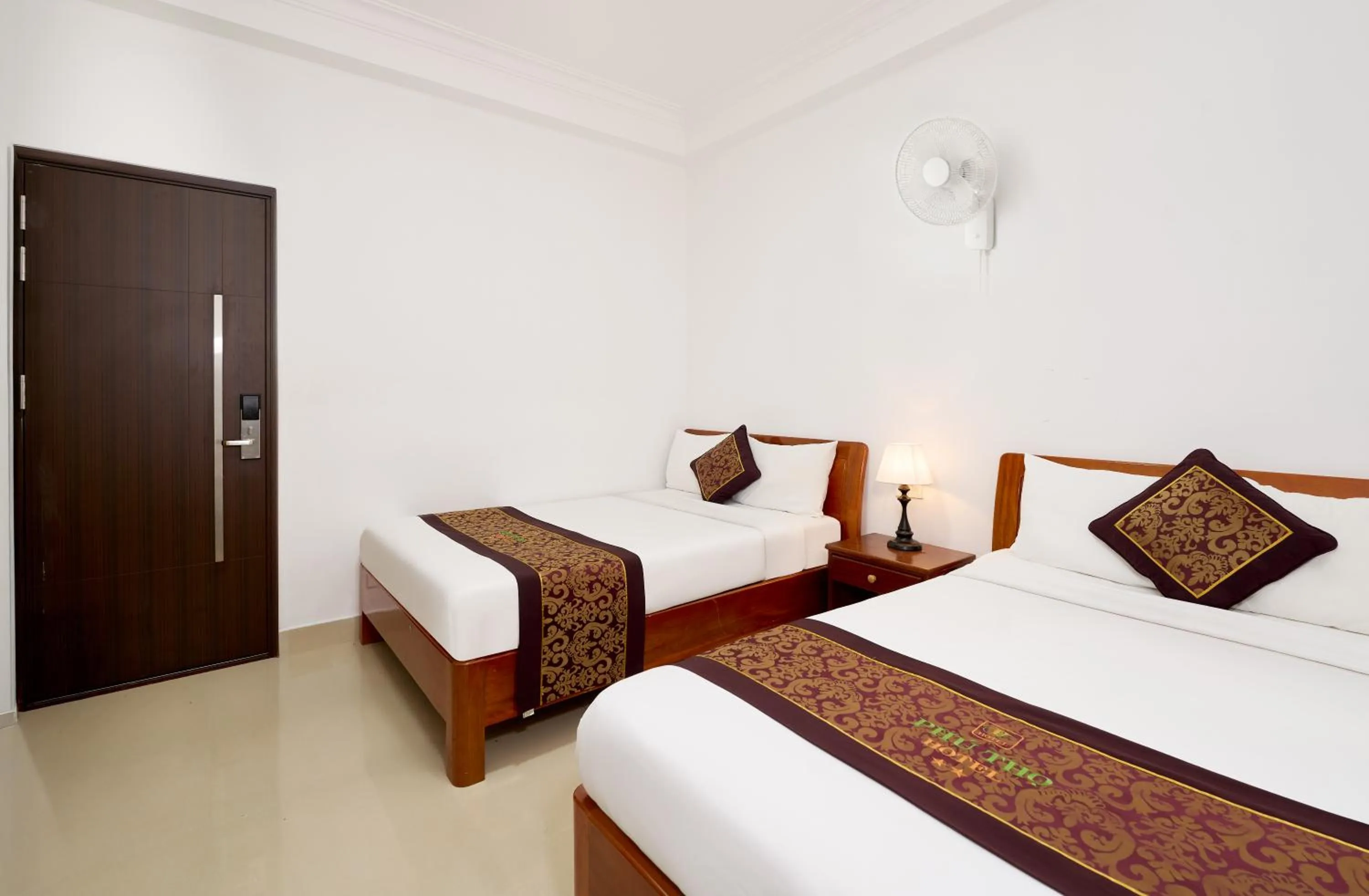 Bed in Phu Tho Da Lat Hotel