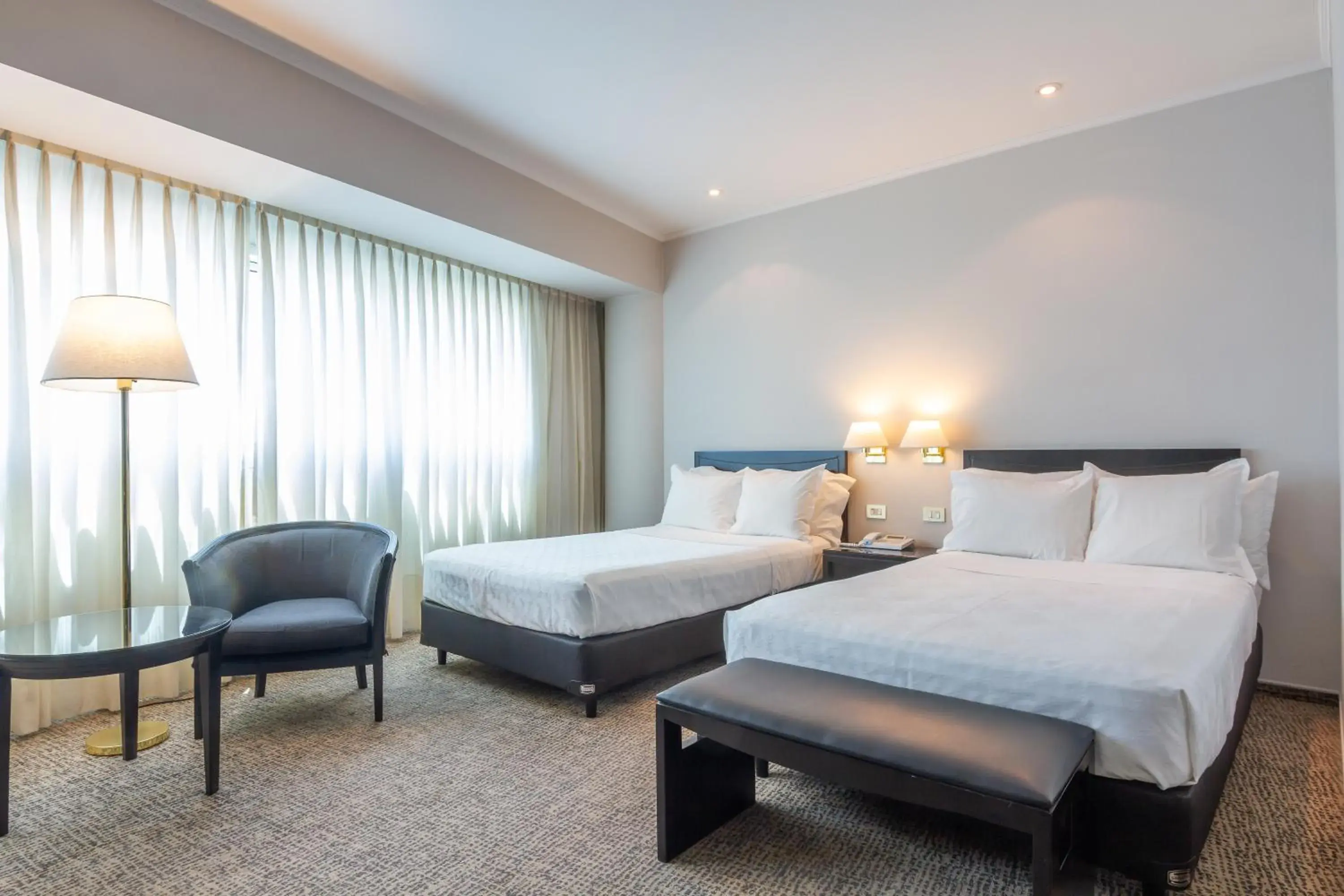 Guest room, 2 Twin/Single Bed(s), High floor - single occupancy in Quinto Centenario Hotel Guest room, 2 Twin/Single Bed(s), High floor - single occupancy in Quinto Centenario Hotel