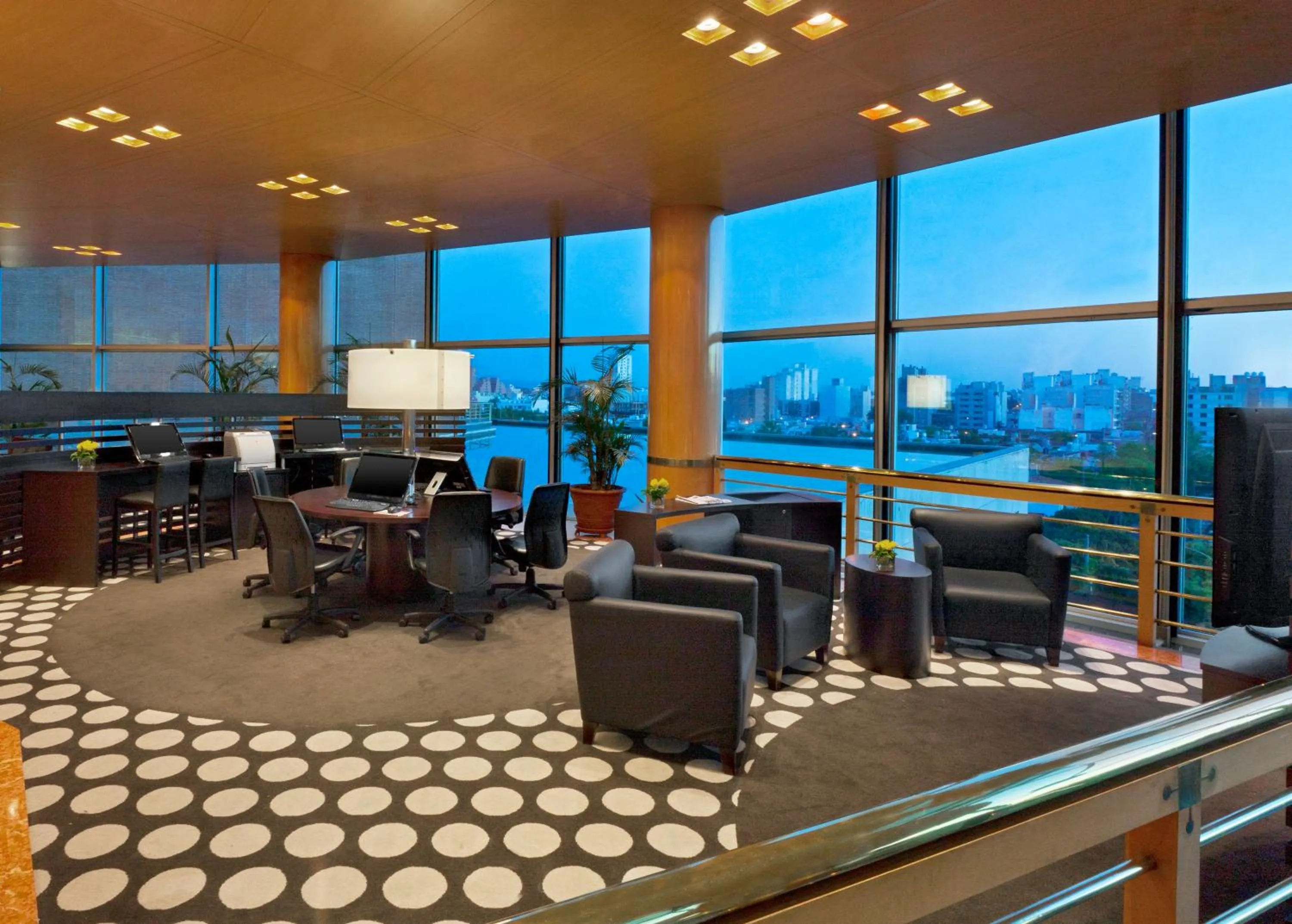 Lobby or reception in Quinto Centenario Hotel