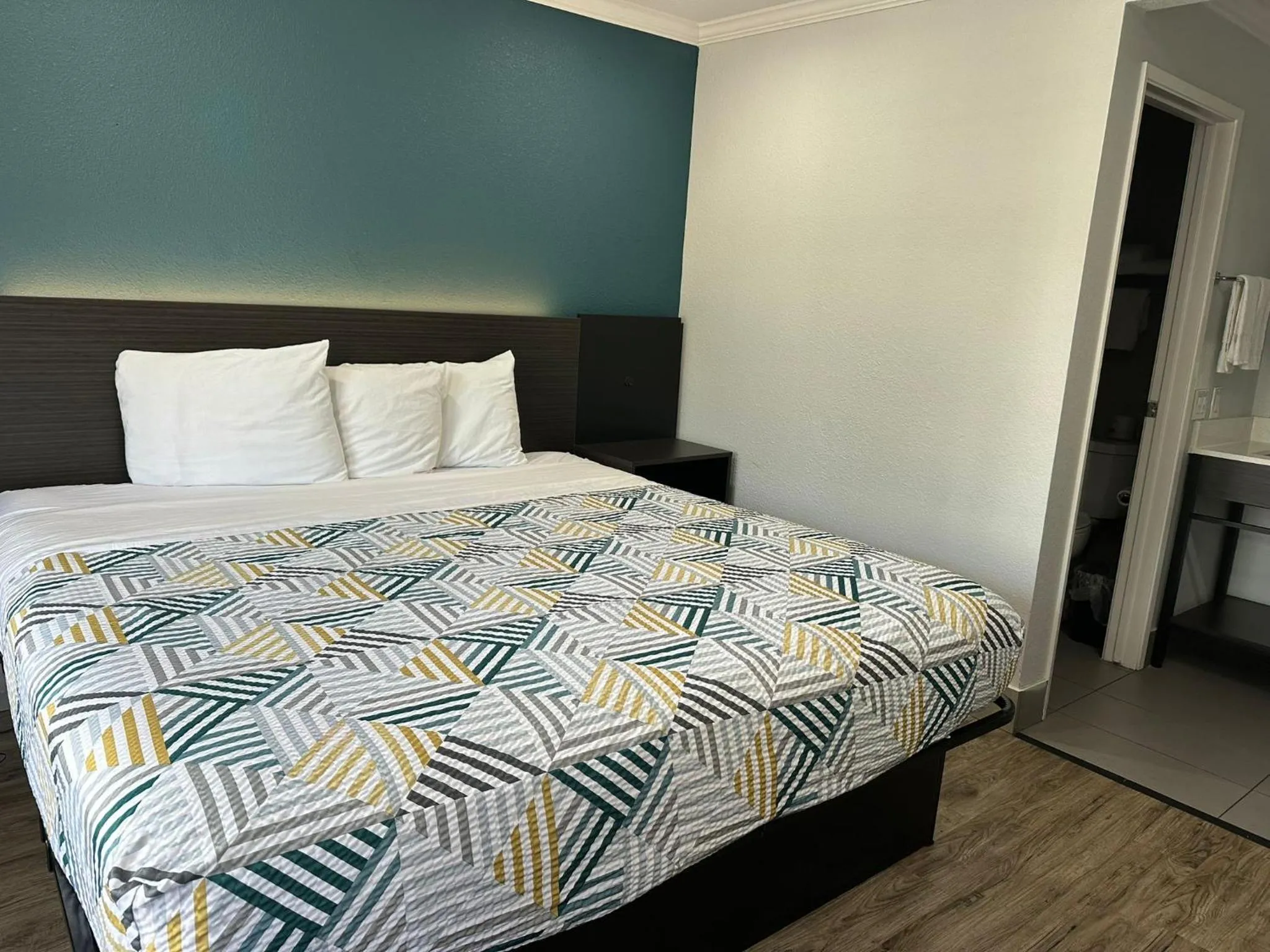 Bedroom, Bed in Studio 6 Suites San Ysidro CA San Diego South Bay