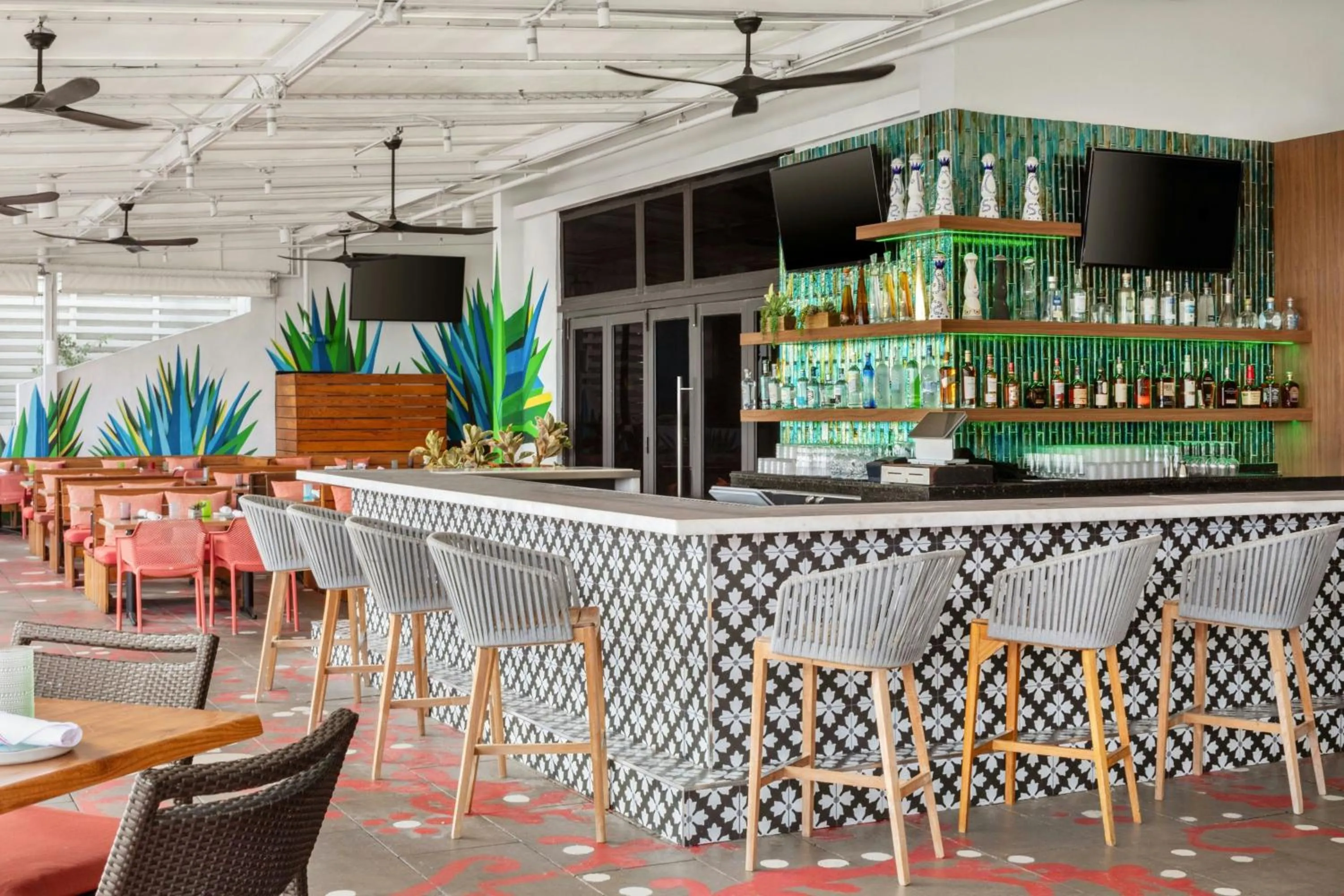 Lounge or bar in The Westin Fort Lauderdale Beach Resort