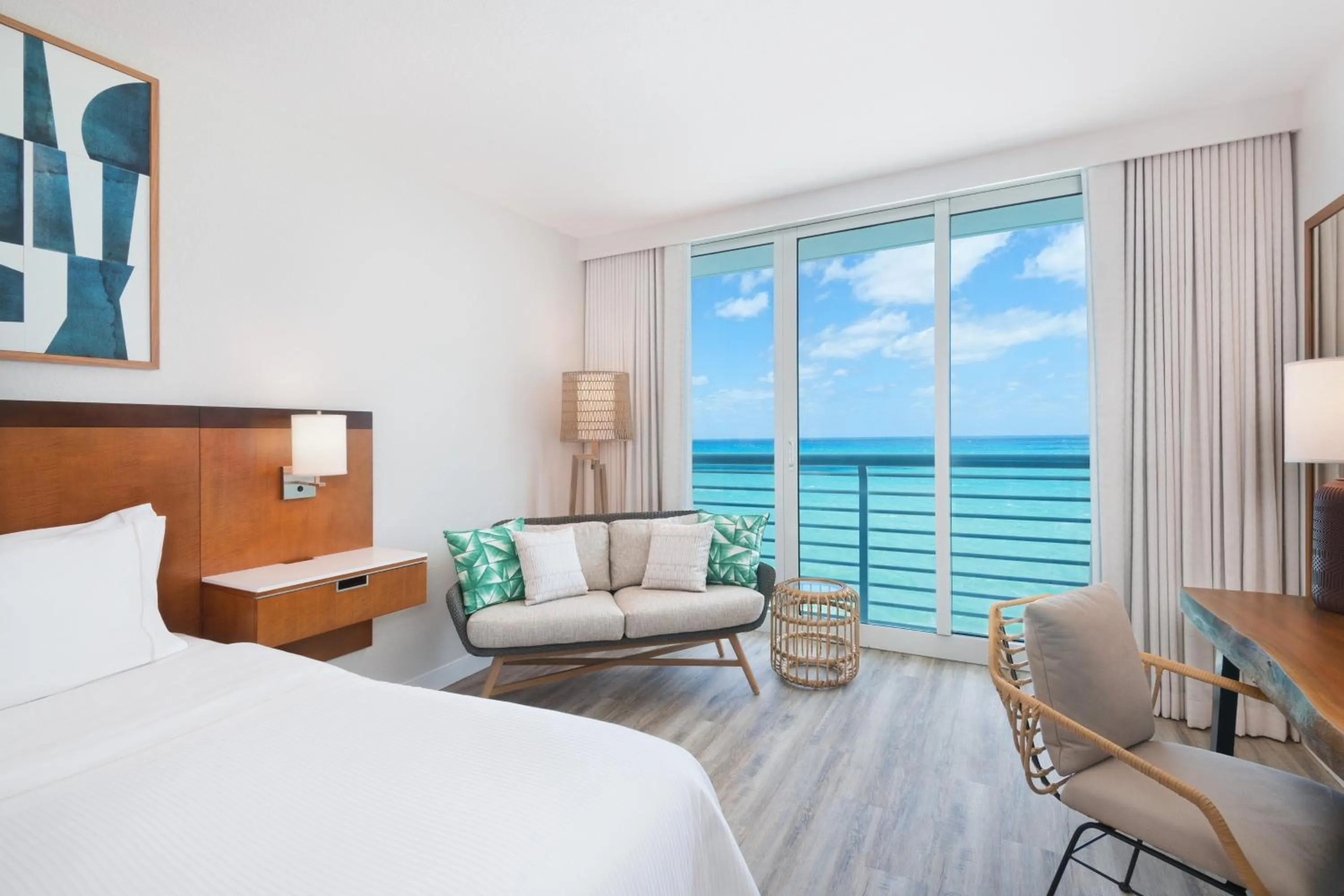 Photo of the whole room, Bed in The Westin Fort Lauderdale Beach Resort