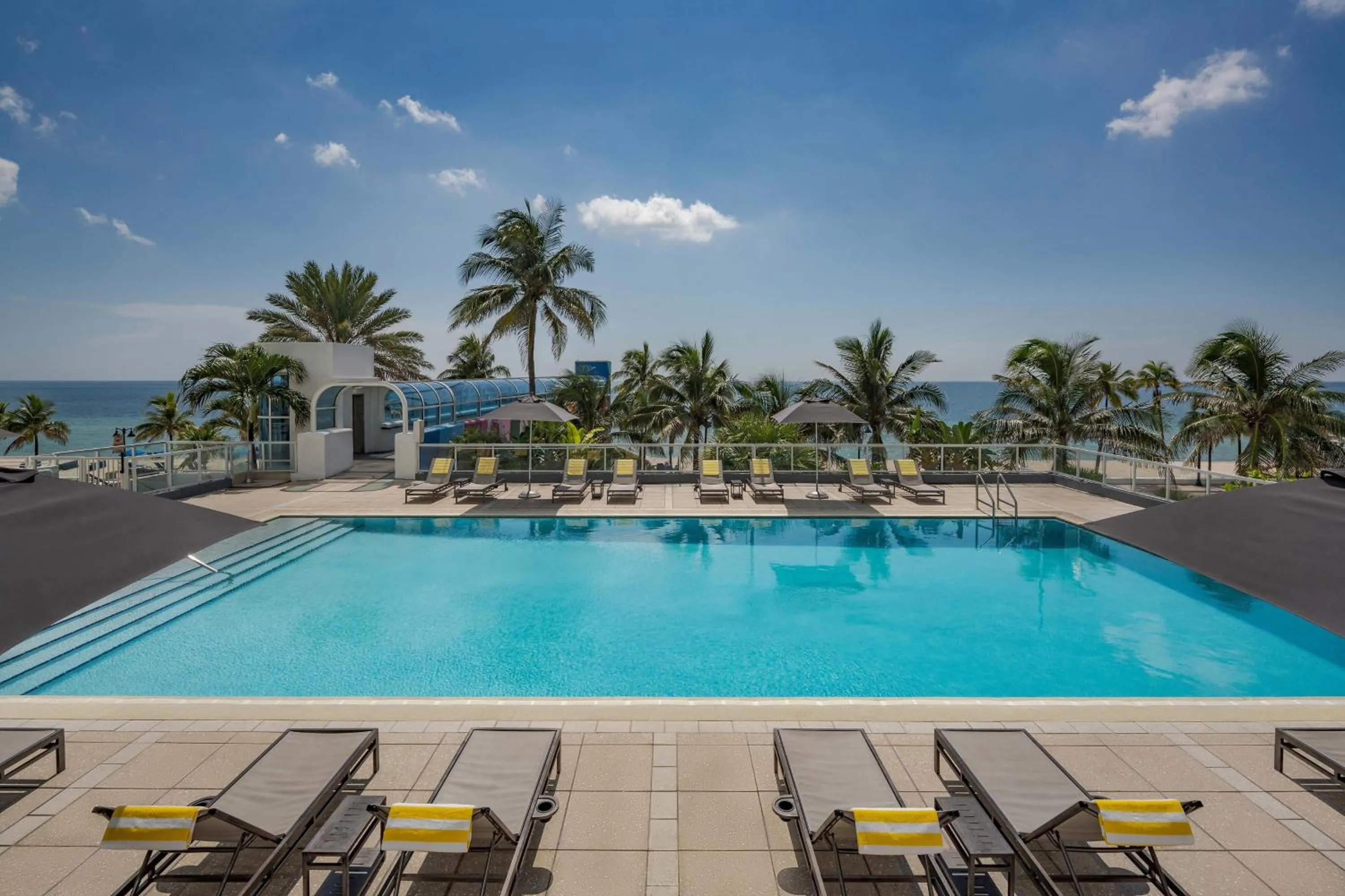 Swimming pool in The Westin Fort Lauderdale Beach Resort