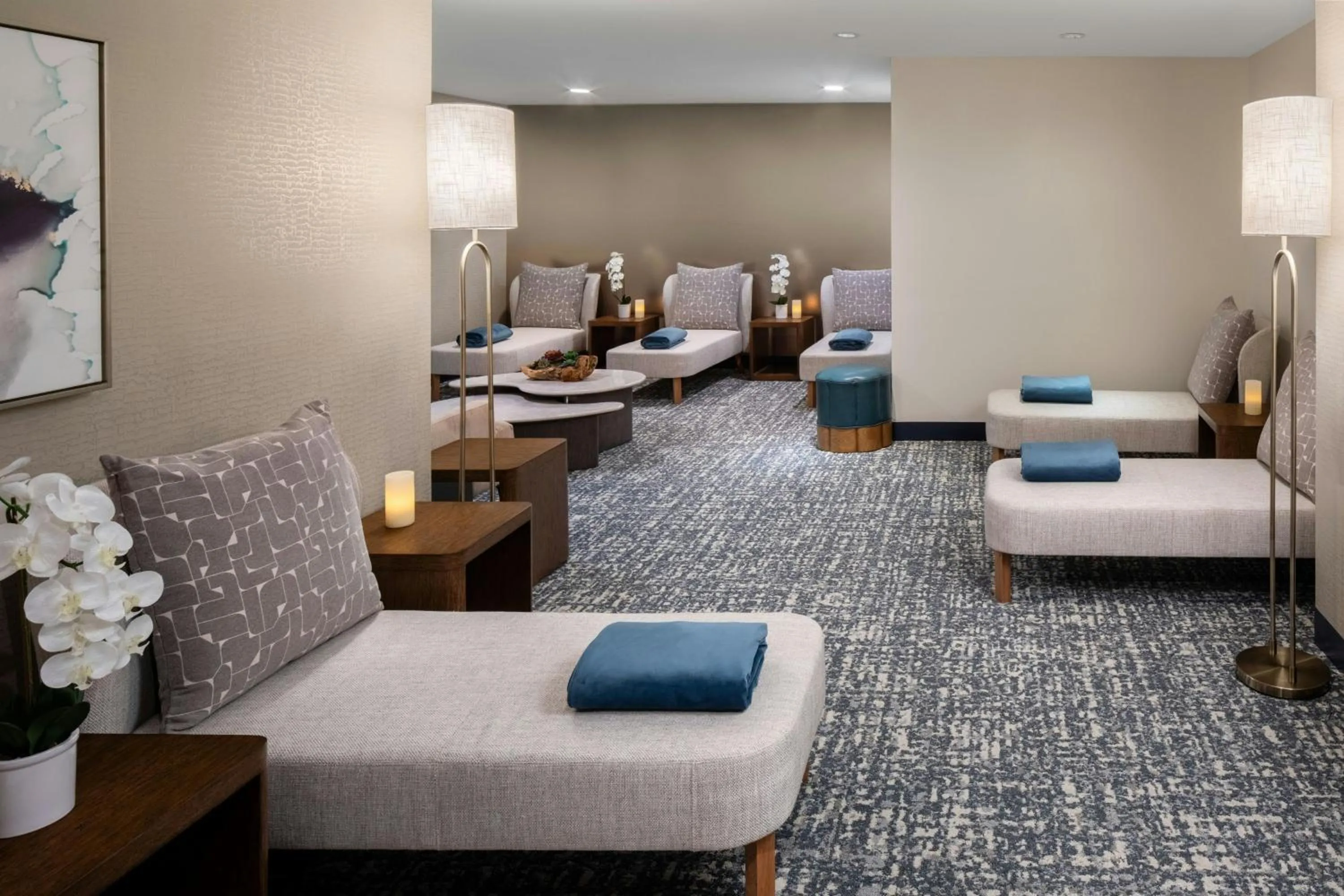 Lounge or bar, Bed in The Westin Fort Lauderdale Beach Resort