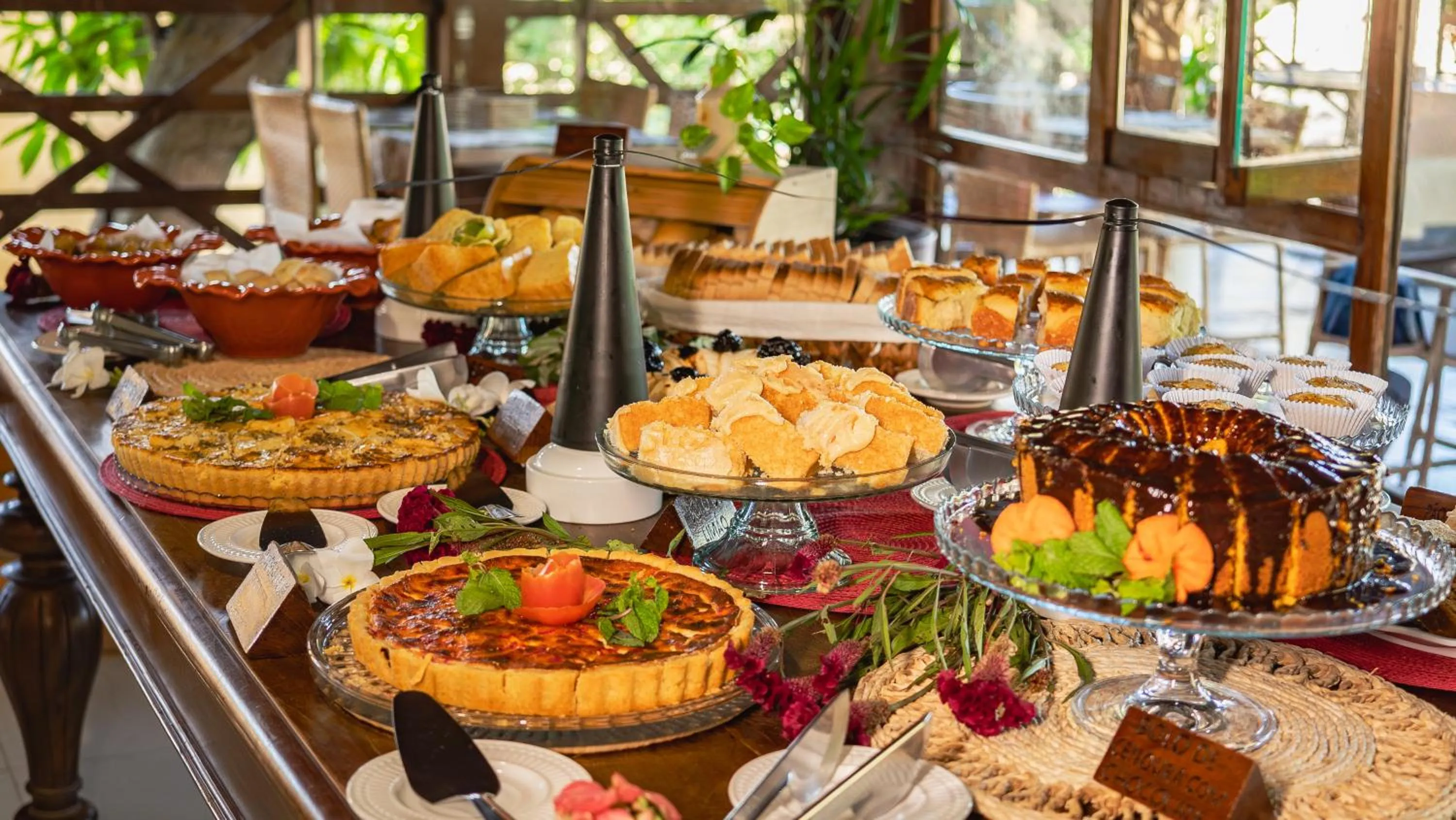 Buffet breakfast in Pousada Bicho Preguiça