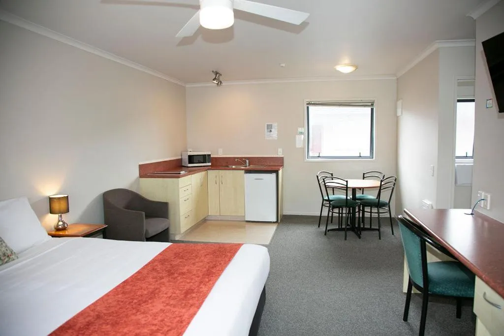 Bed in Bella Vista Motel Hamilton