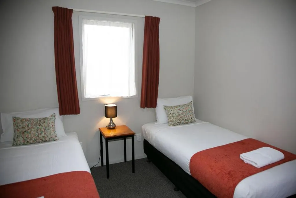 Bed in Bella Vista Motel Hamilton