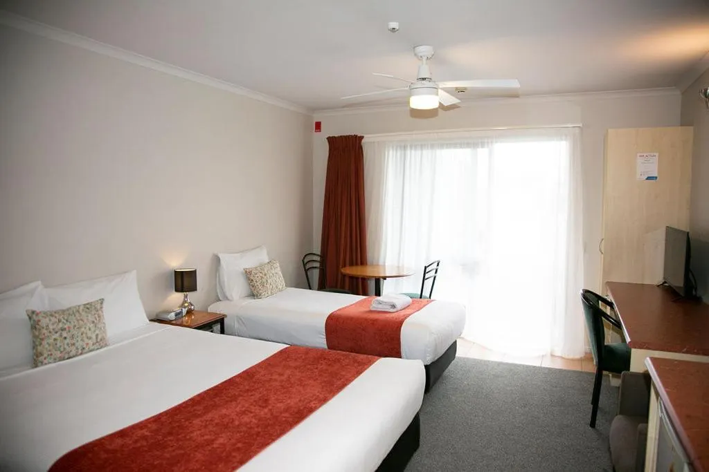 Bed in Bella Vista Motel Hamilton